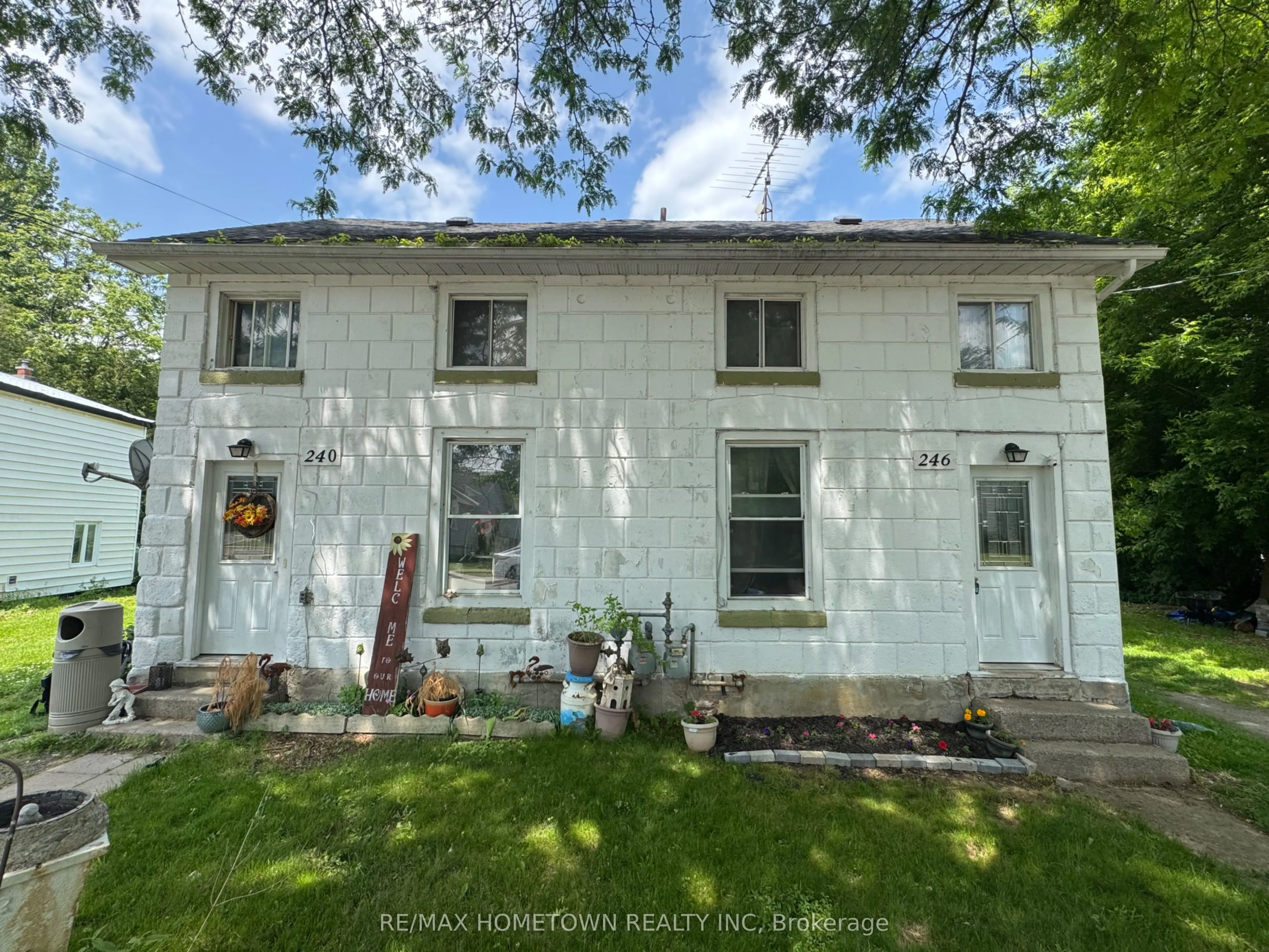 240-246 Wood Street E