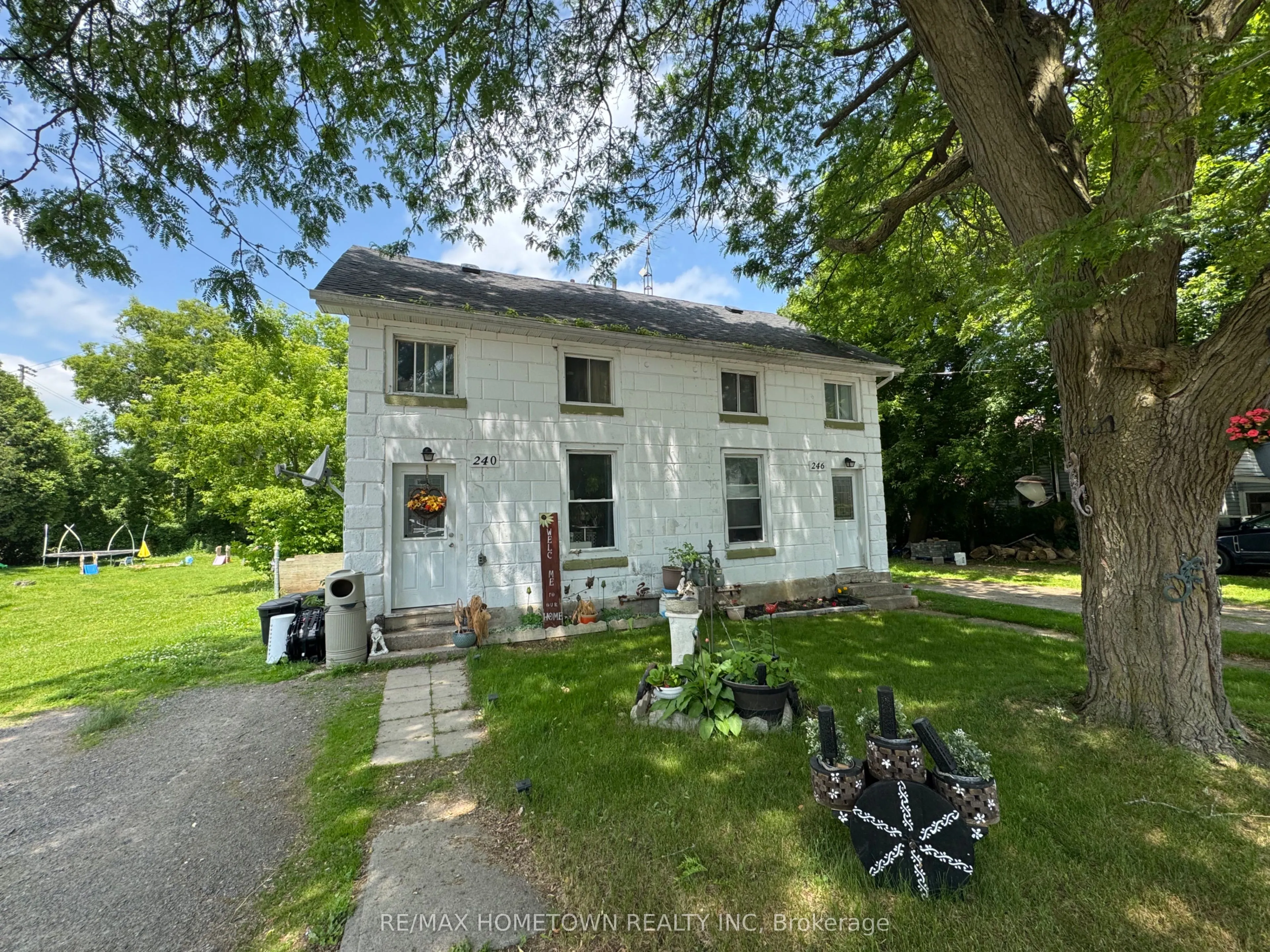 240-246 Wood Street E