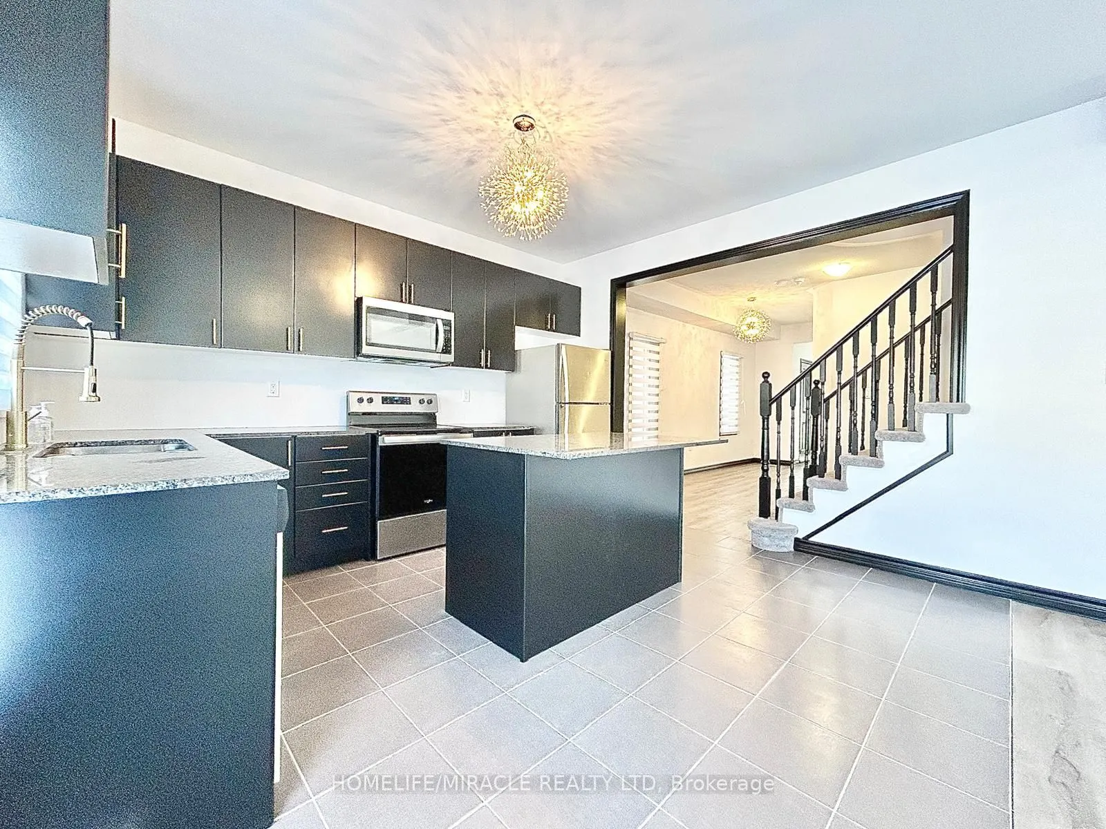 318 Ridley Crescent