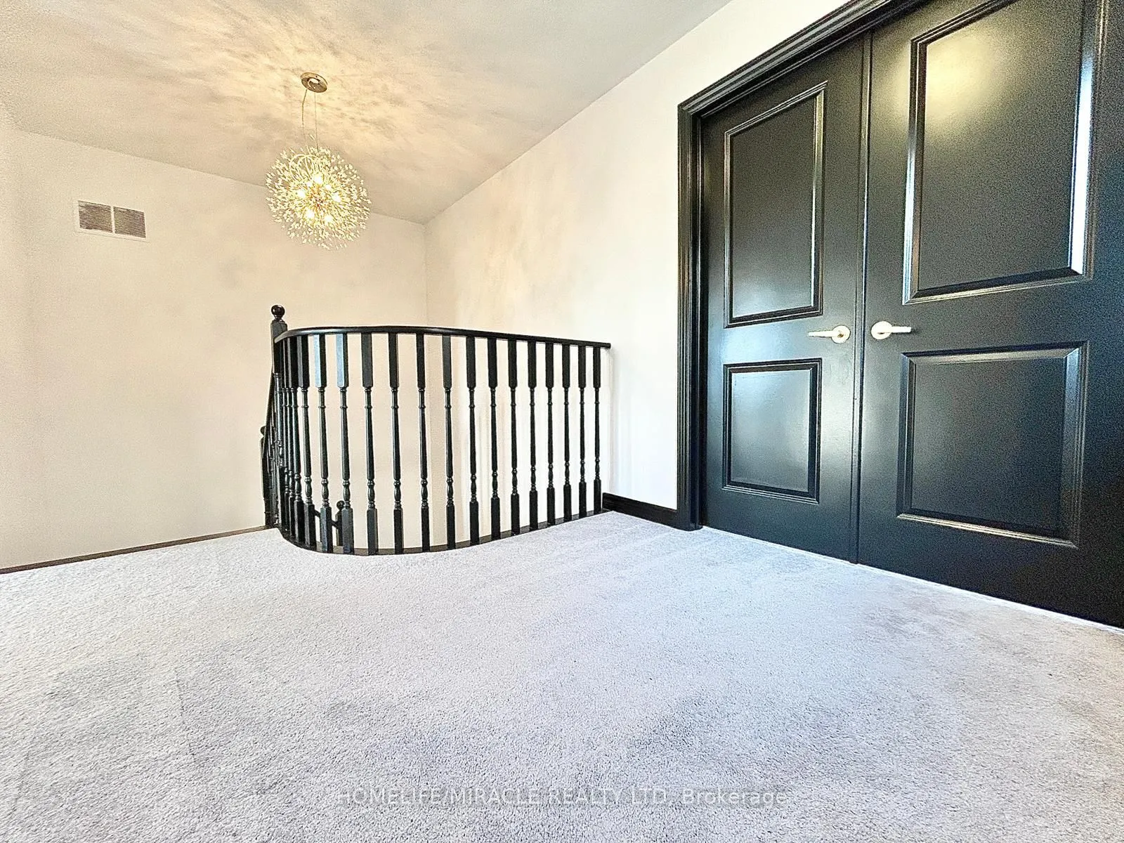 318 Ridley Crescent