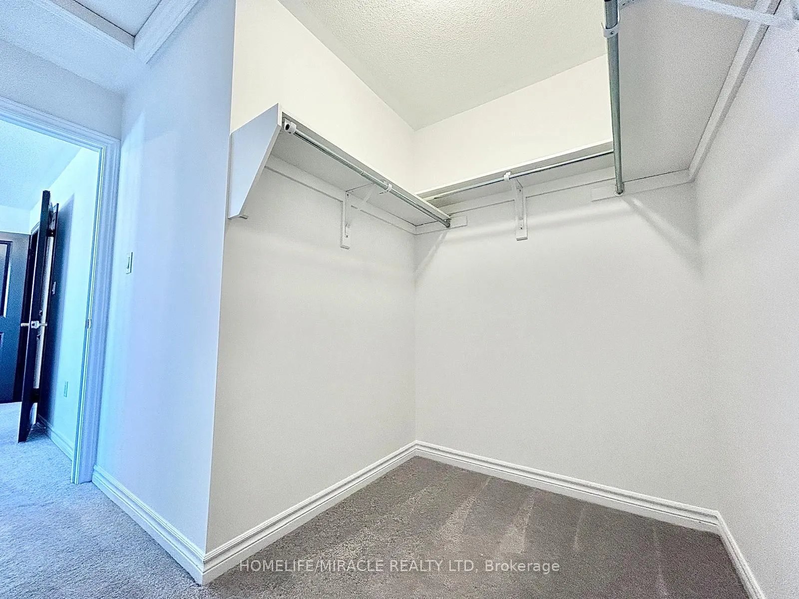 318 Ridley Crescent