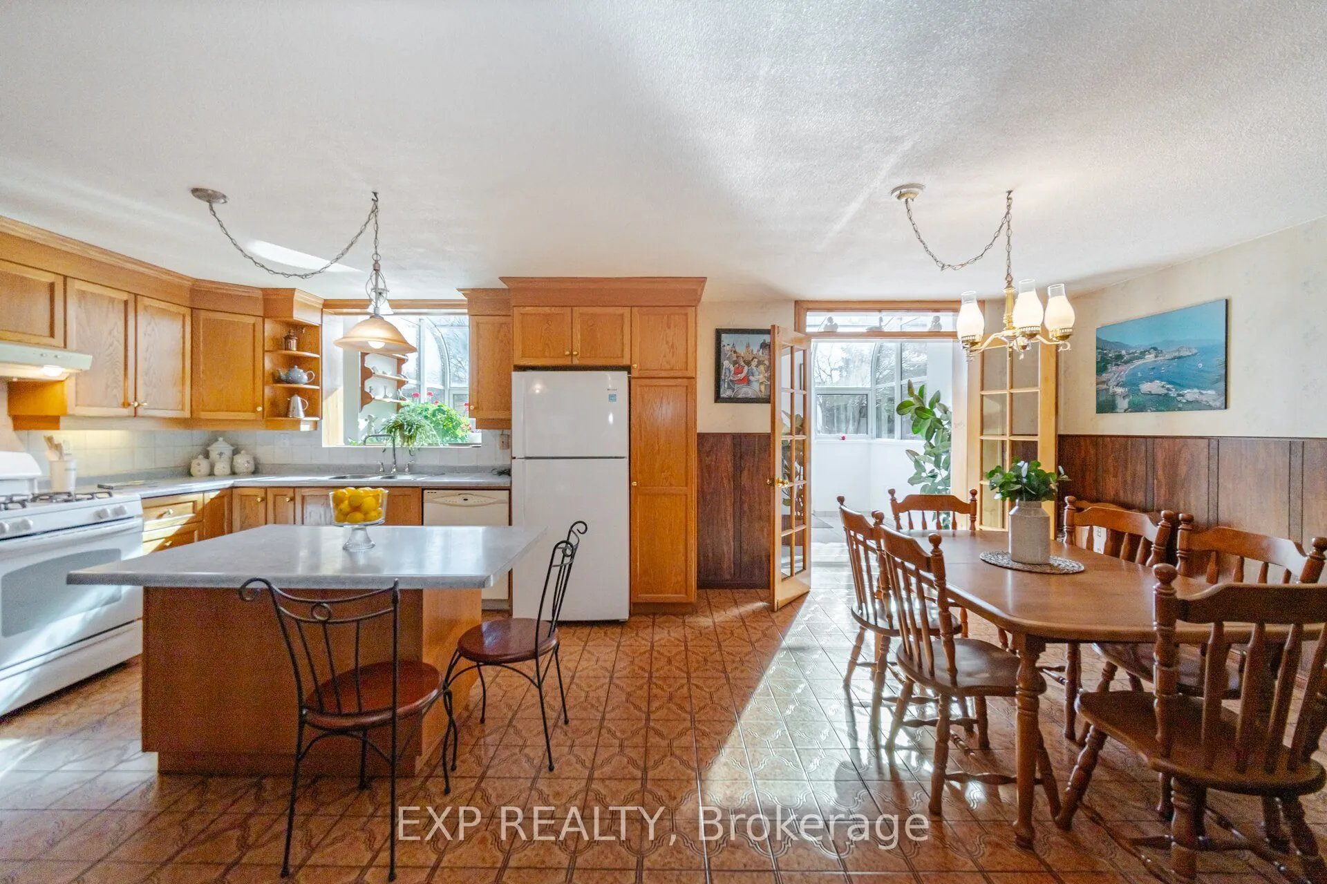 1243 Highway 5 West Highway