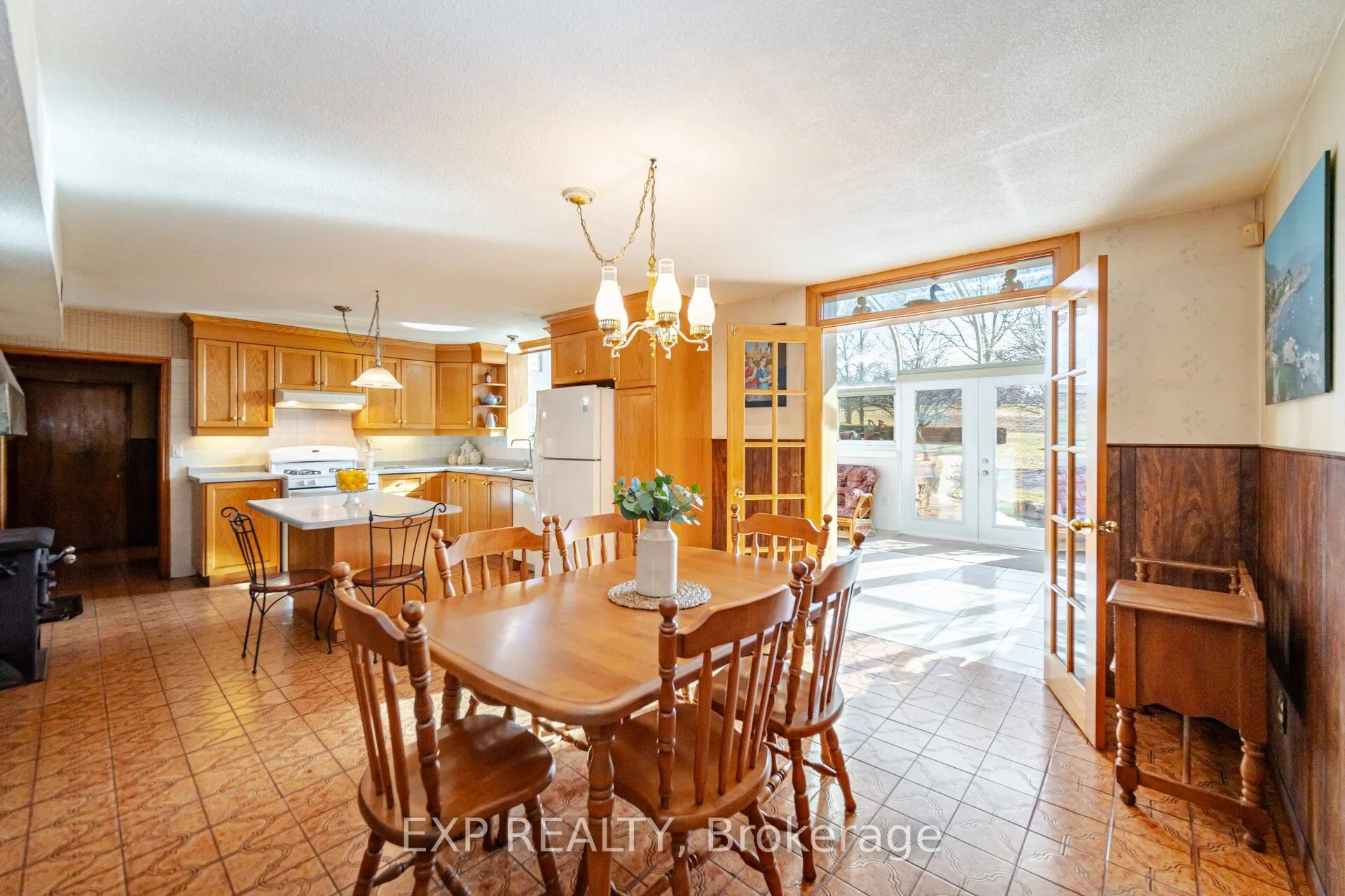 1243 Highway 5 West Highway