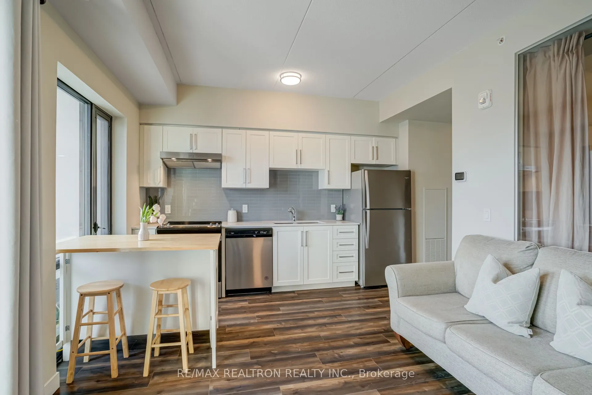 15 Queen Street S, #1701