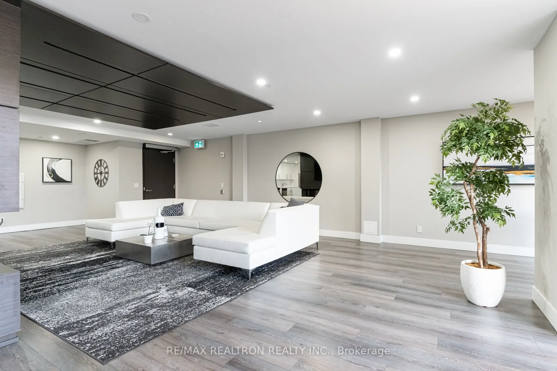 15 Queen Street S, #1701