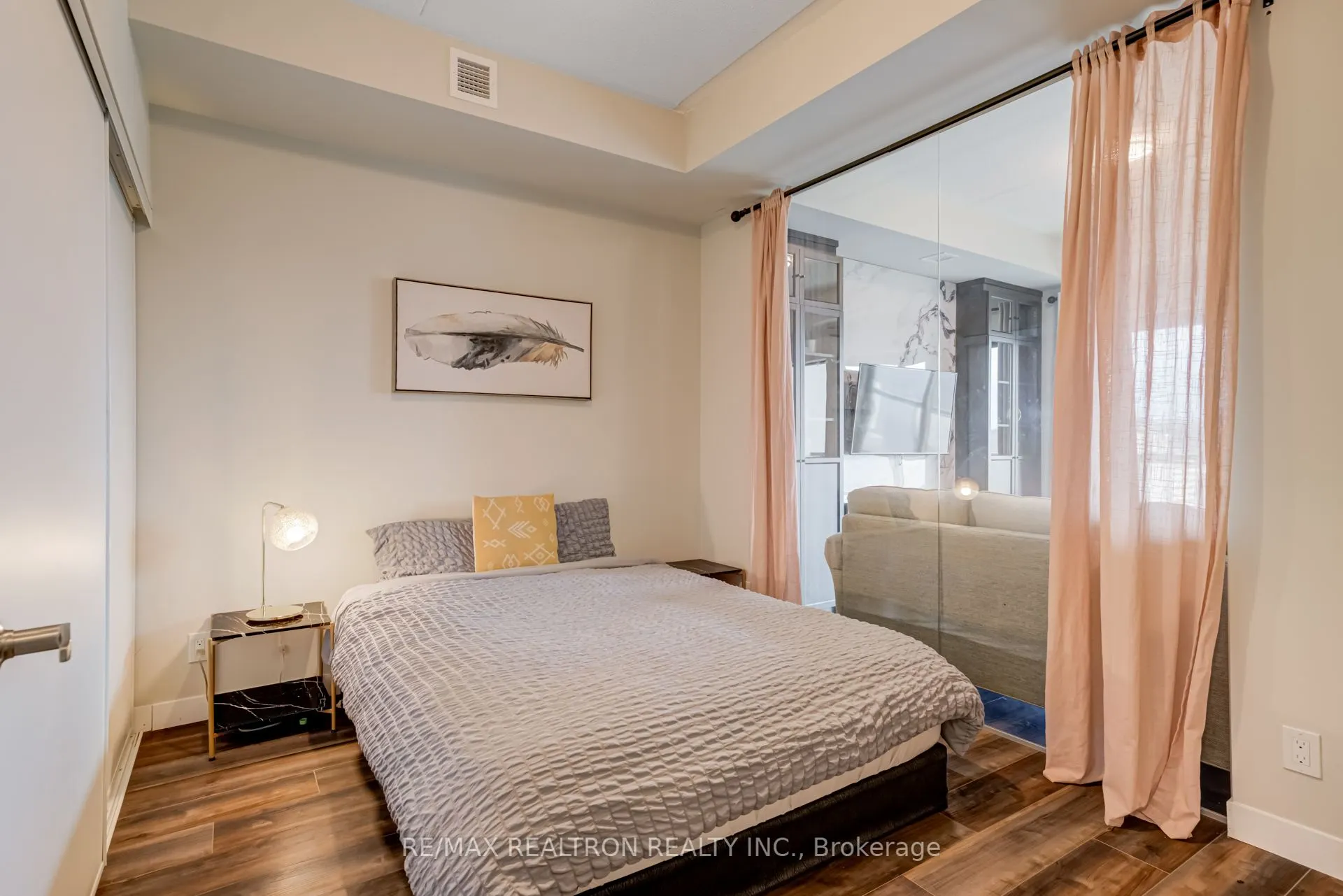 15 Queen Street S, #1701
