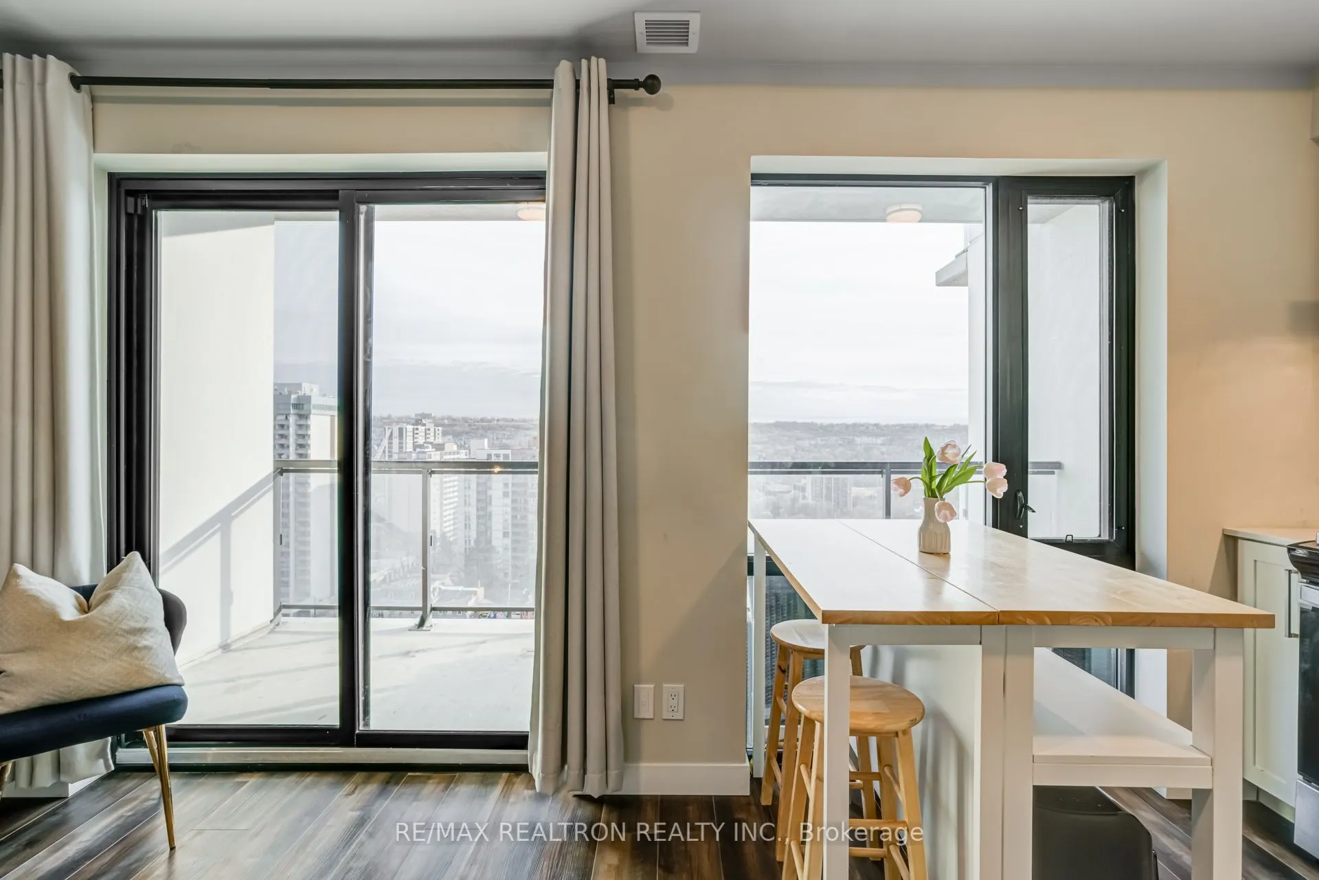 15 Queen Street S, #1701