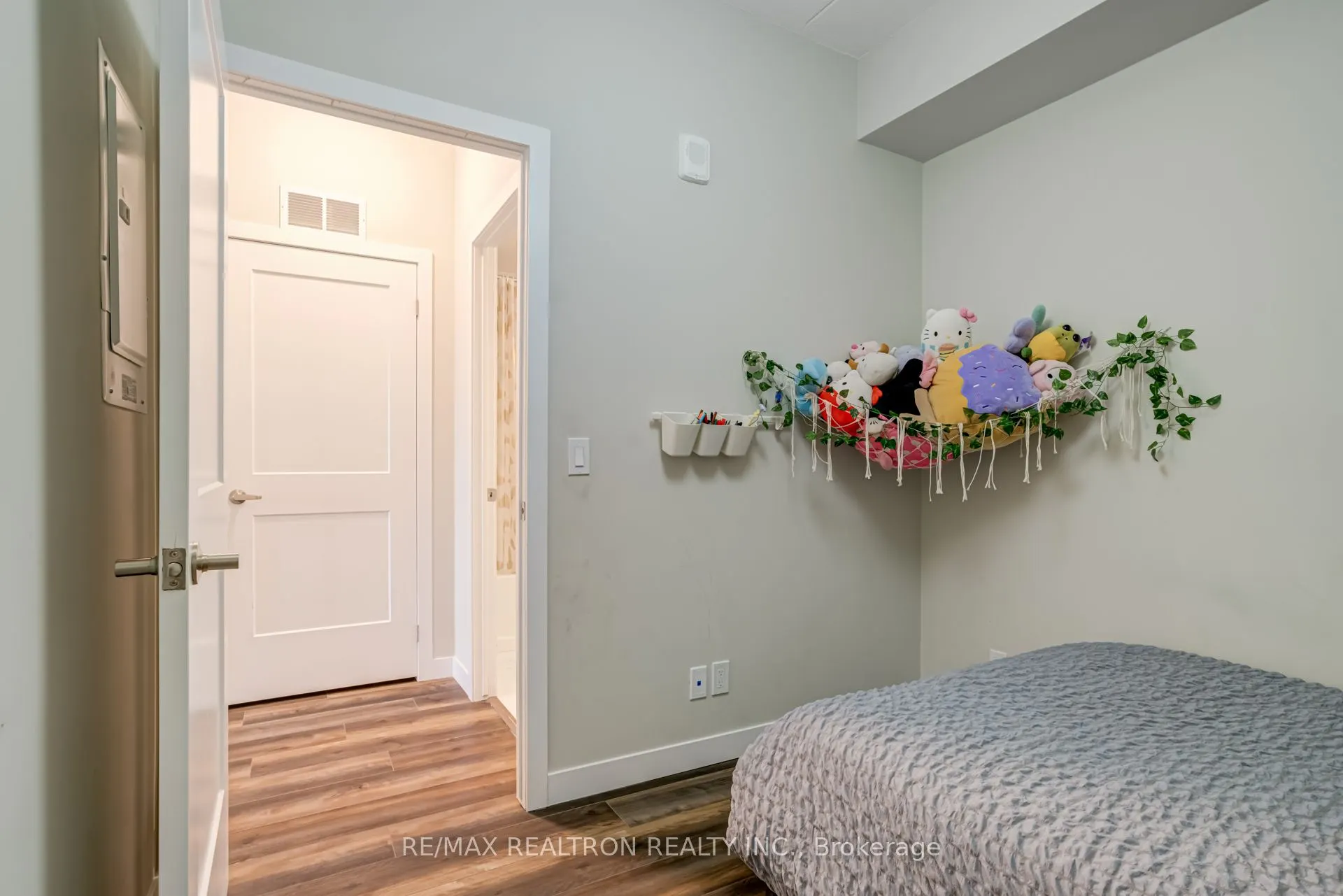 15 Queen Street S, #1701