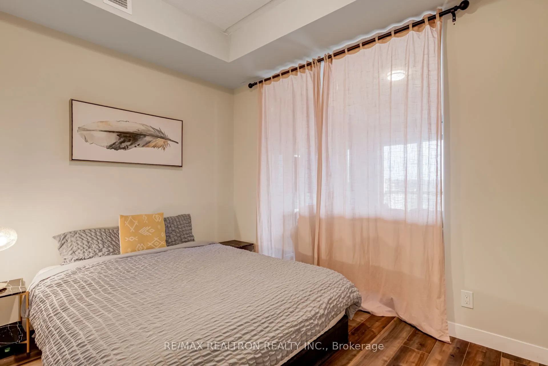 15 Queen Street S, #1701