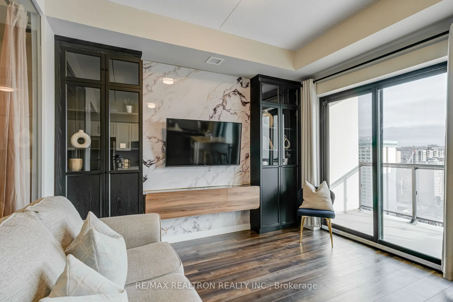 15 Queen Street S, #1701