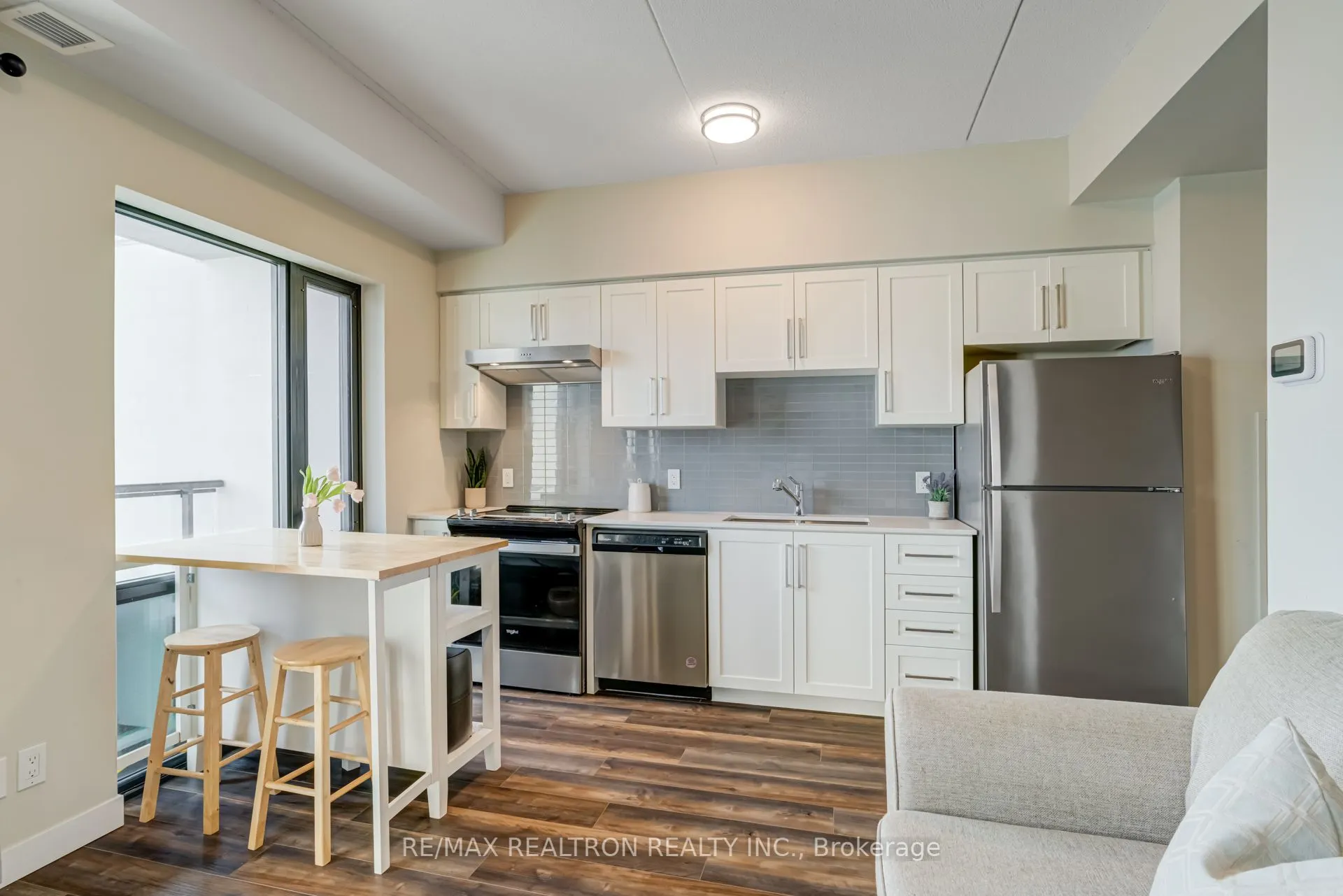 15 Queen Street S, #1701