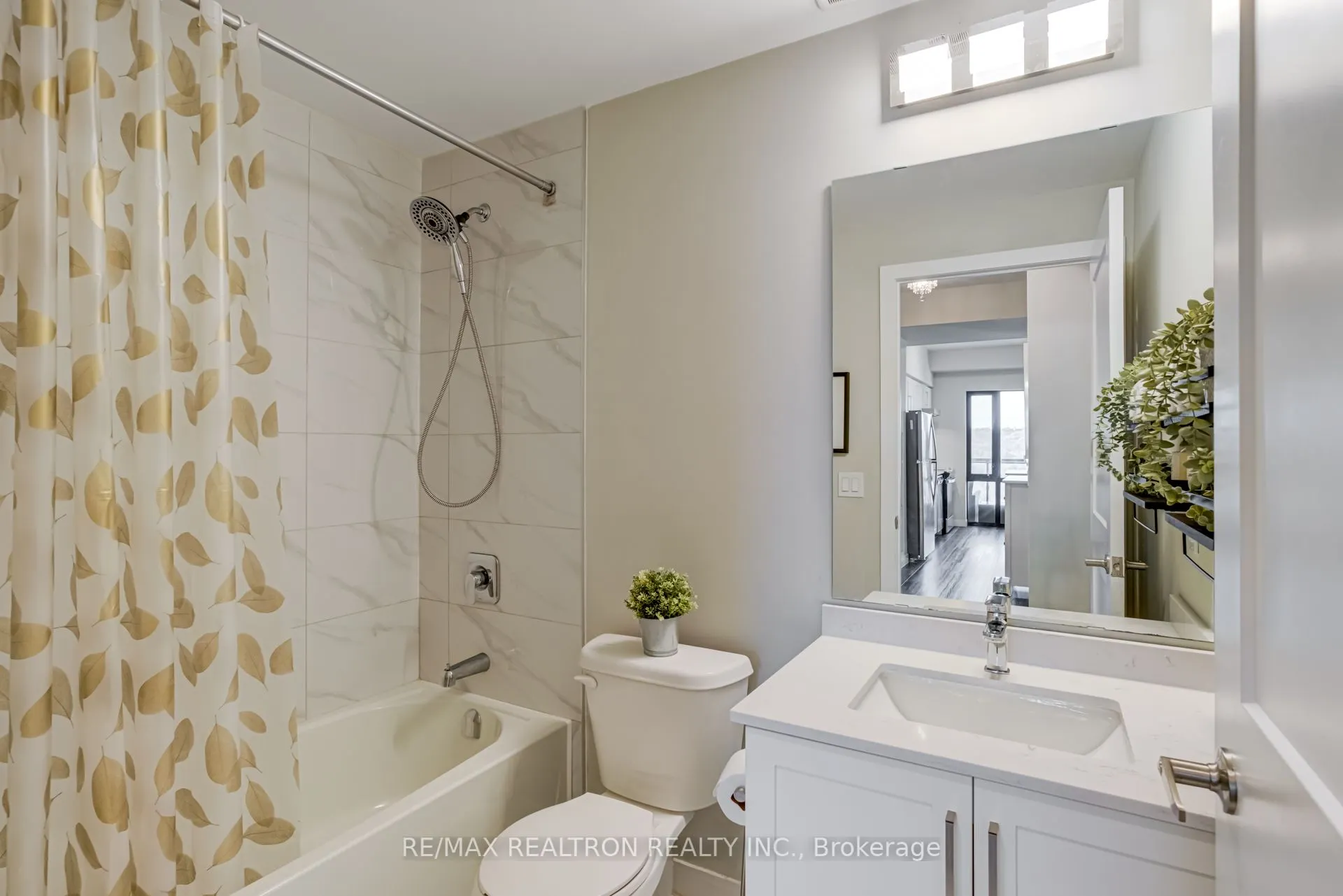 15 Queen Street S, #1701