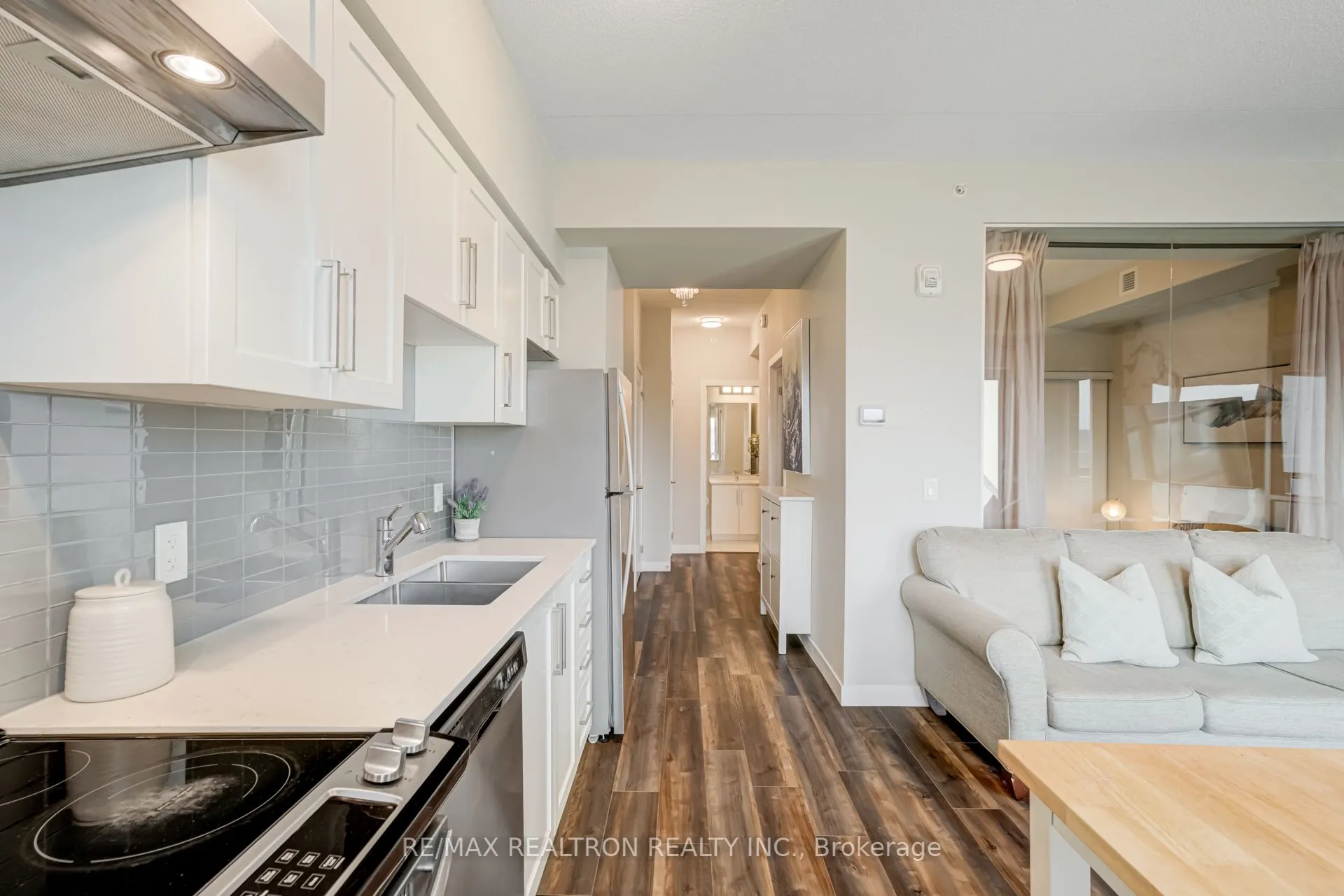 15 Queen Street S, #1701