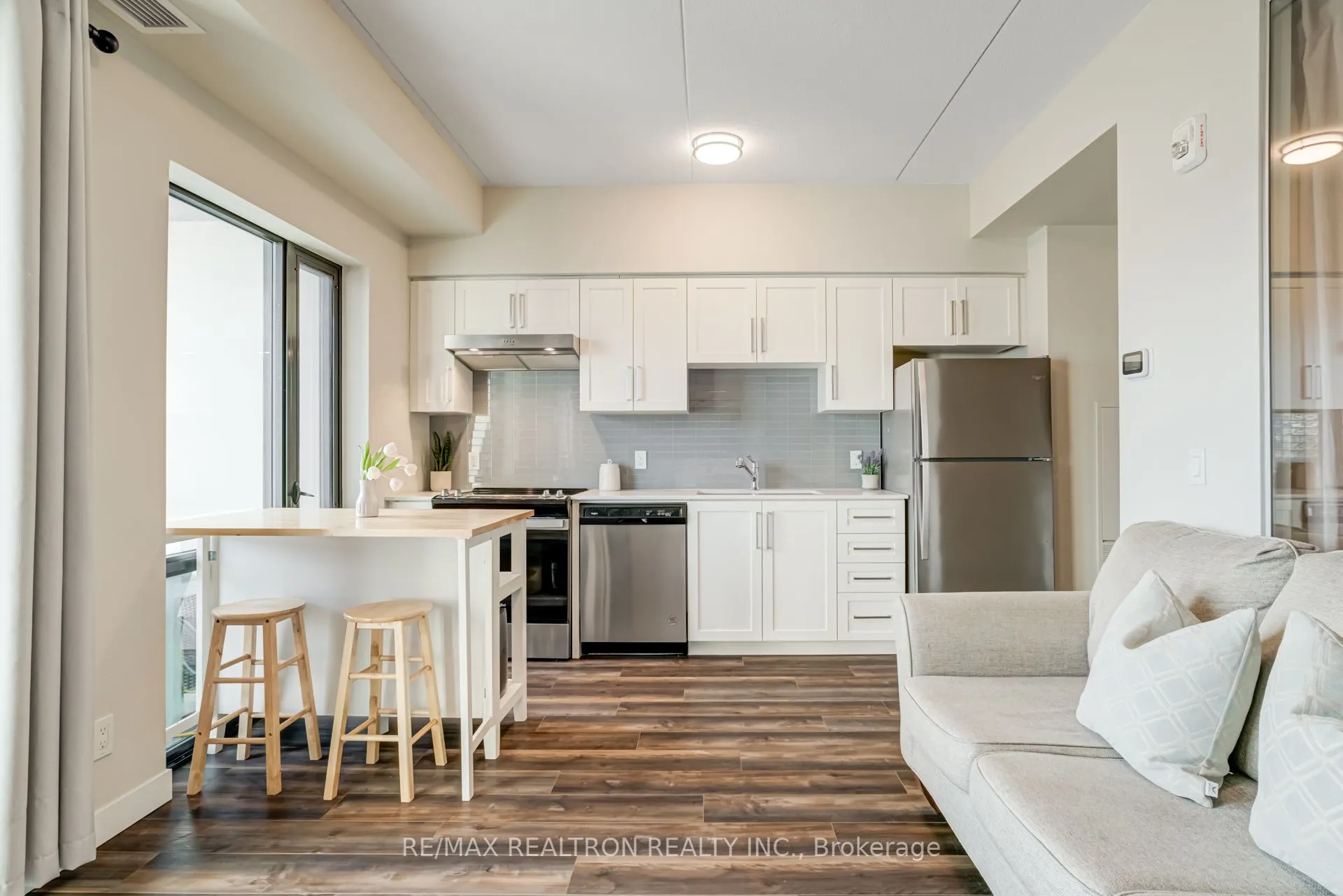 15 Queen Street S, #1701