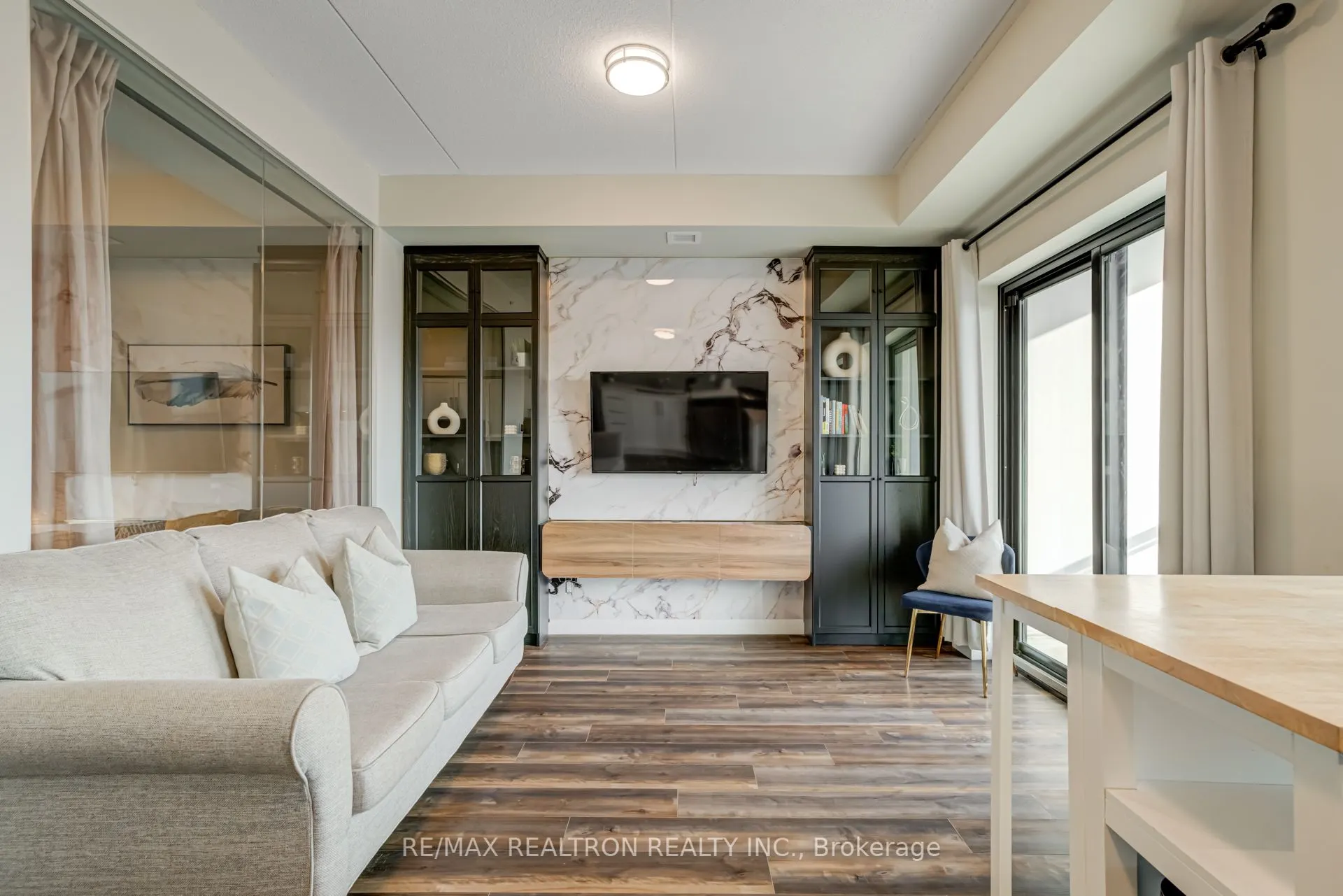 15 Queen Street S, #1701