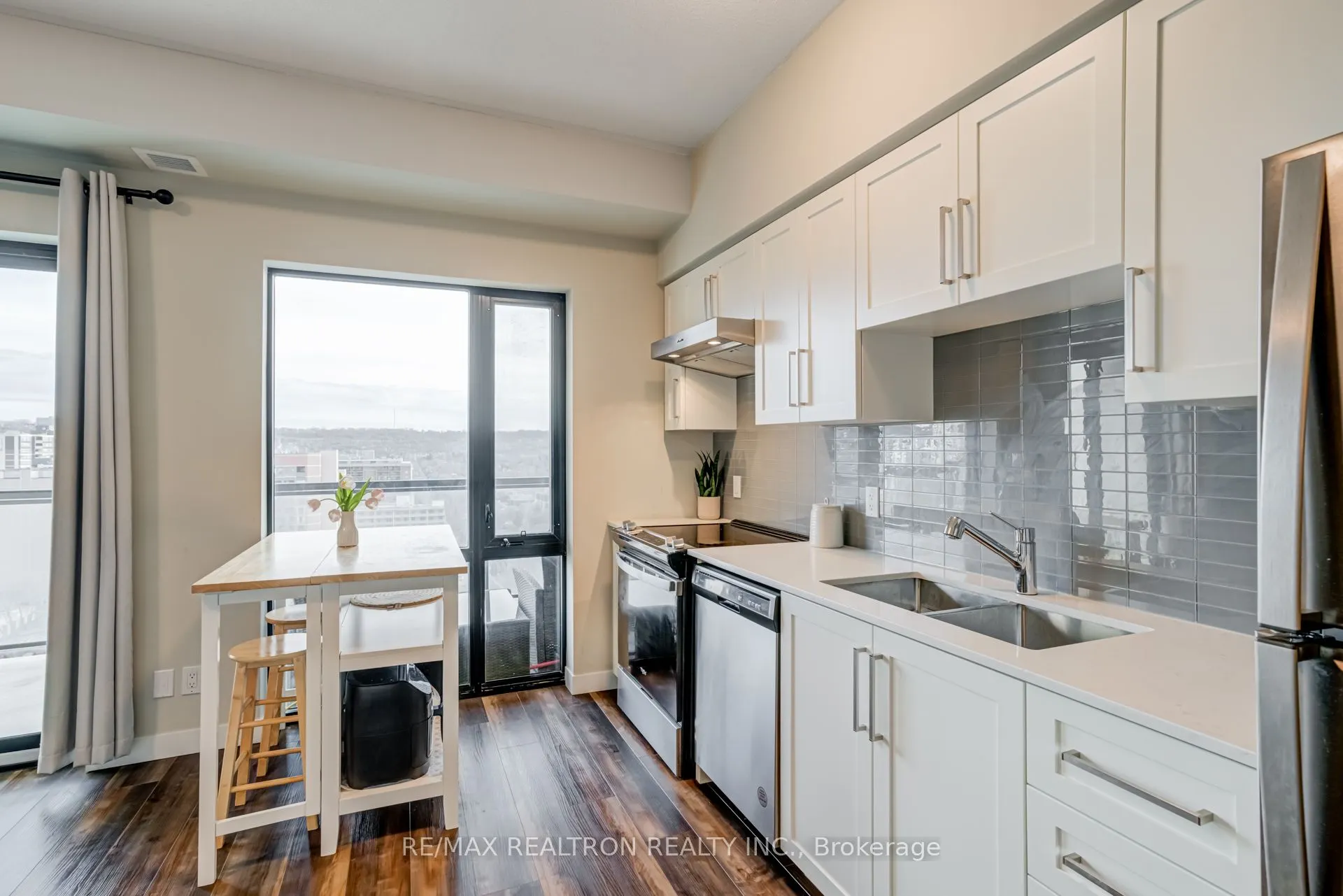 15 Queen Street S, #1701