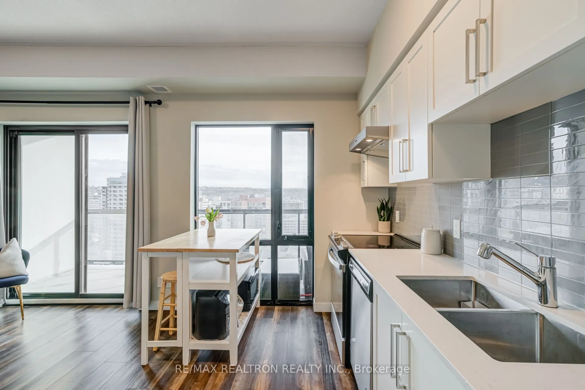 15 Queen Street S, #1701