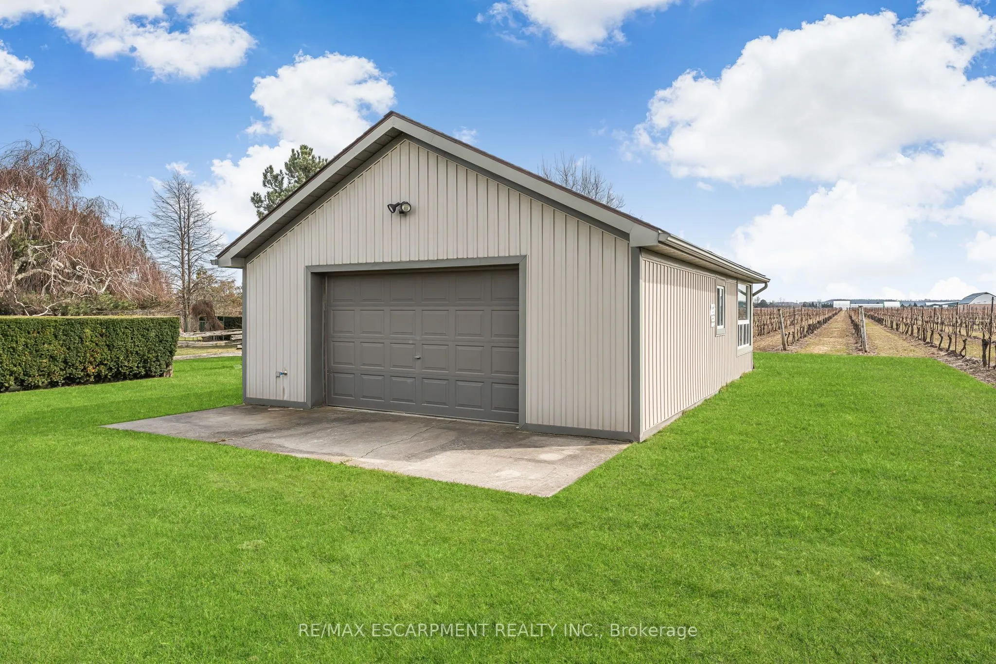 3503 Lakeshore Road