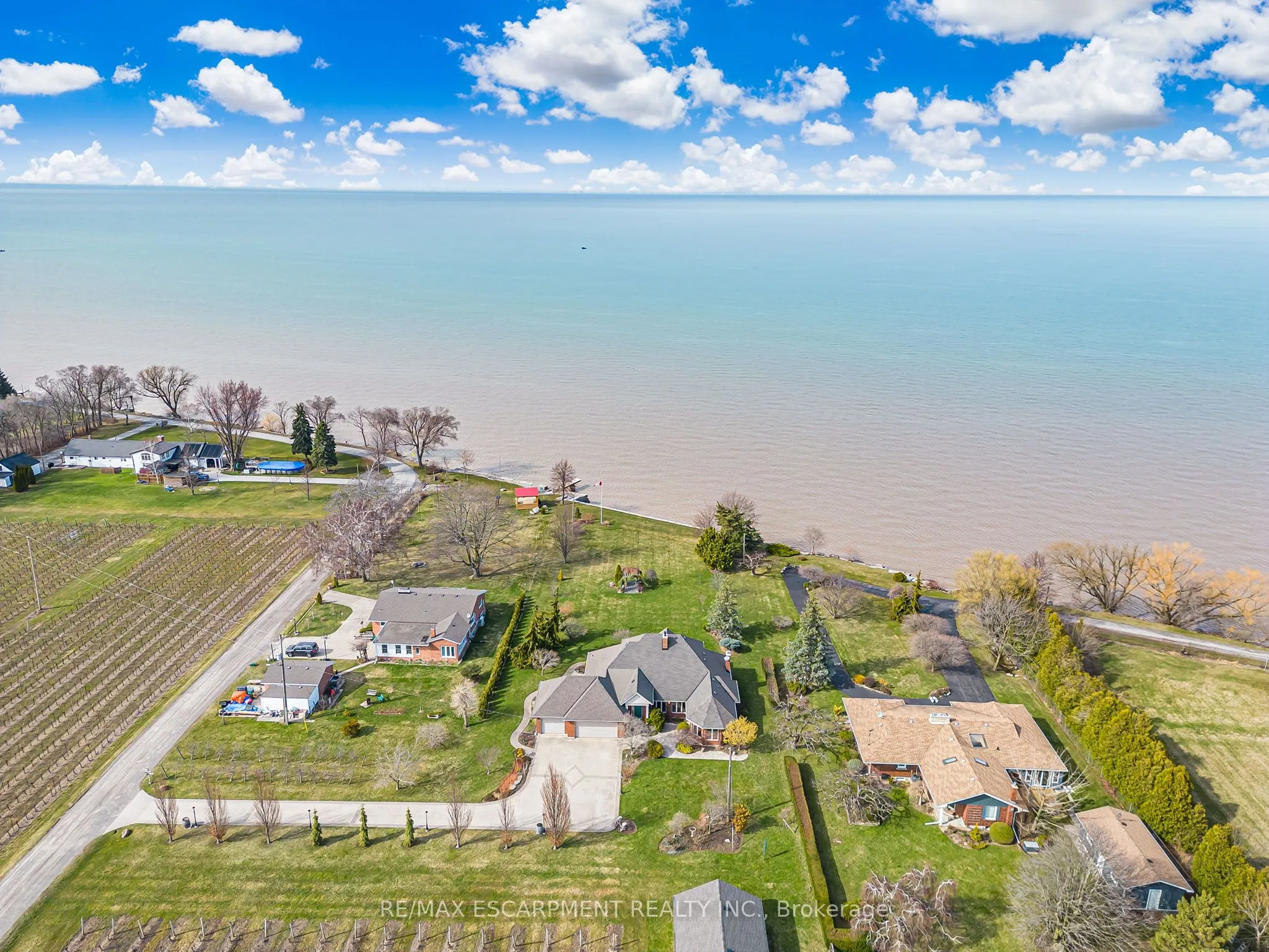 3503 Lakeshore Road