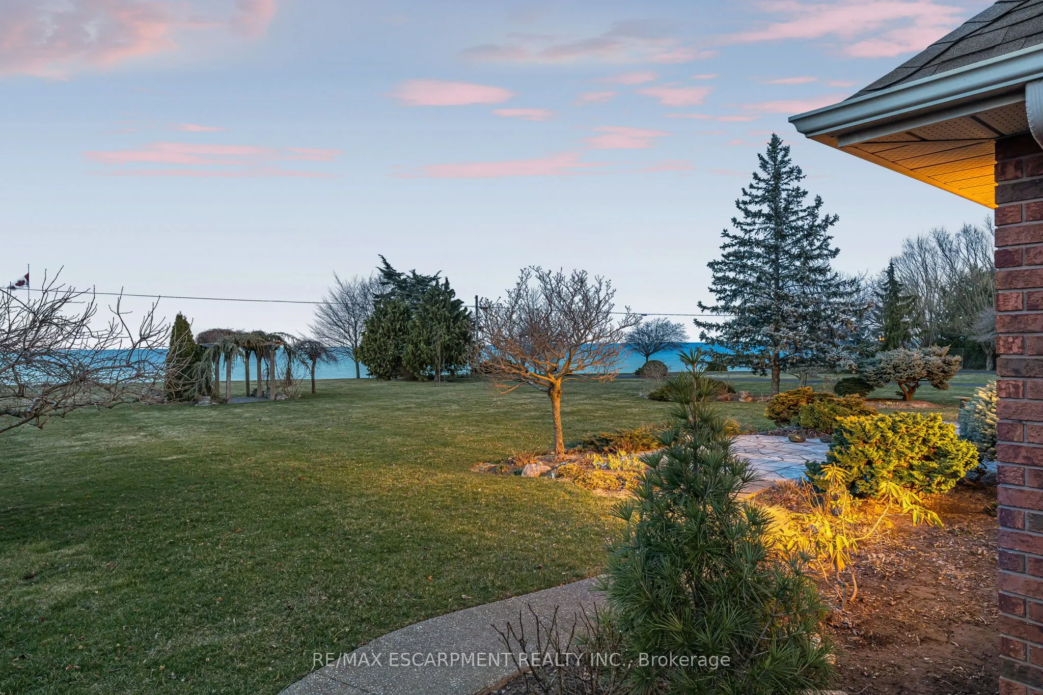 3503 Lakeshore Road