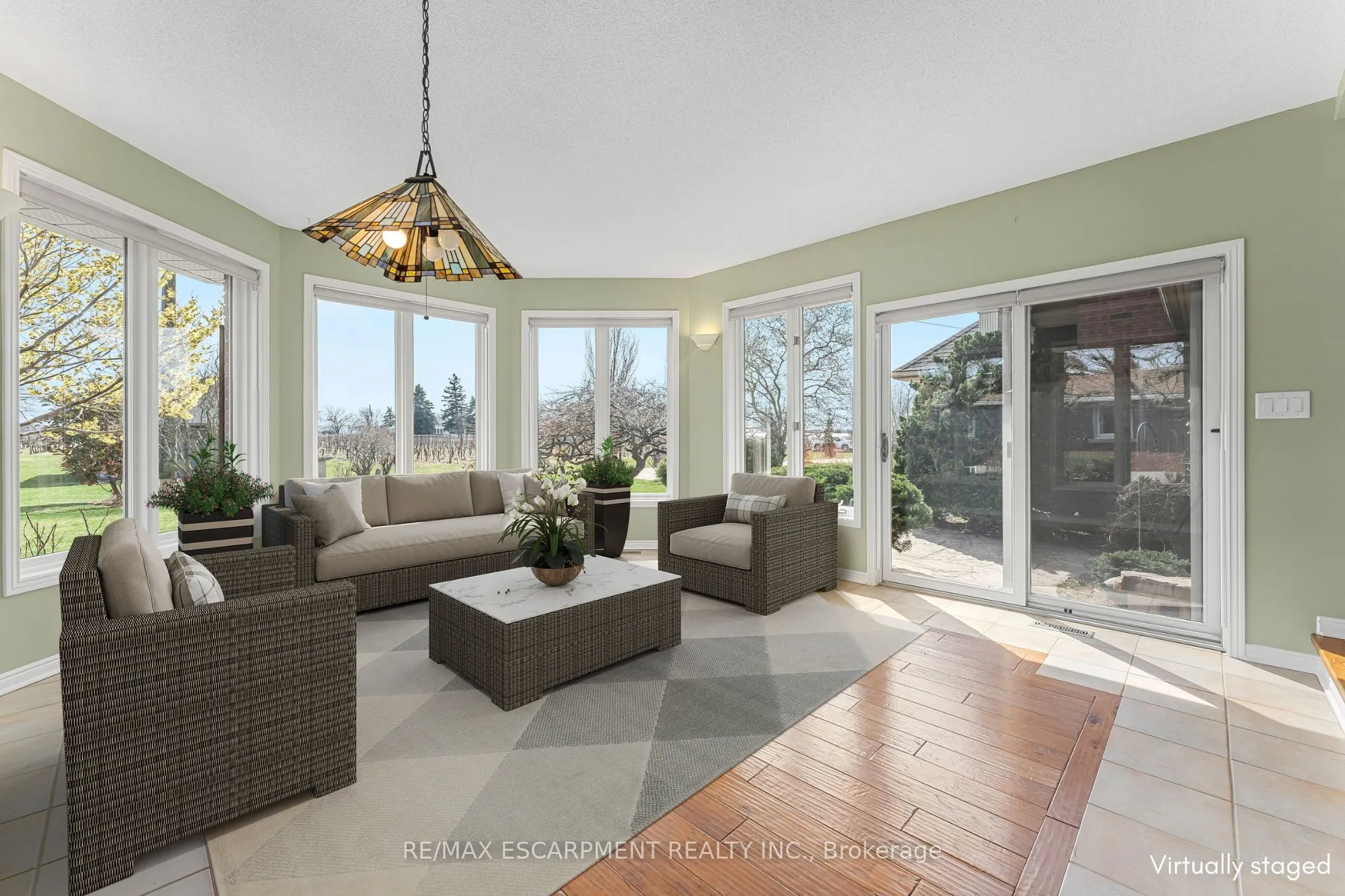 3503 Lakeshore Road