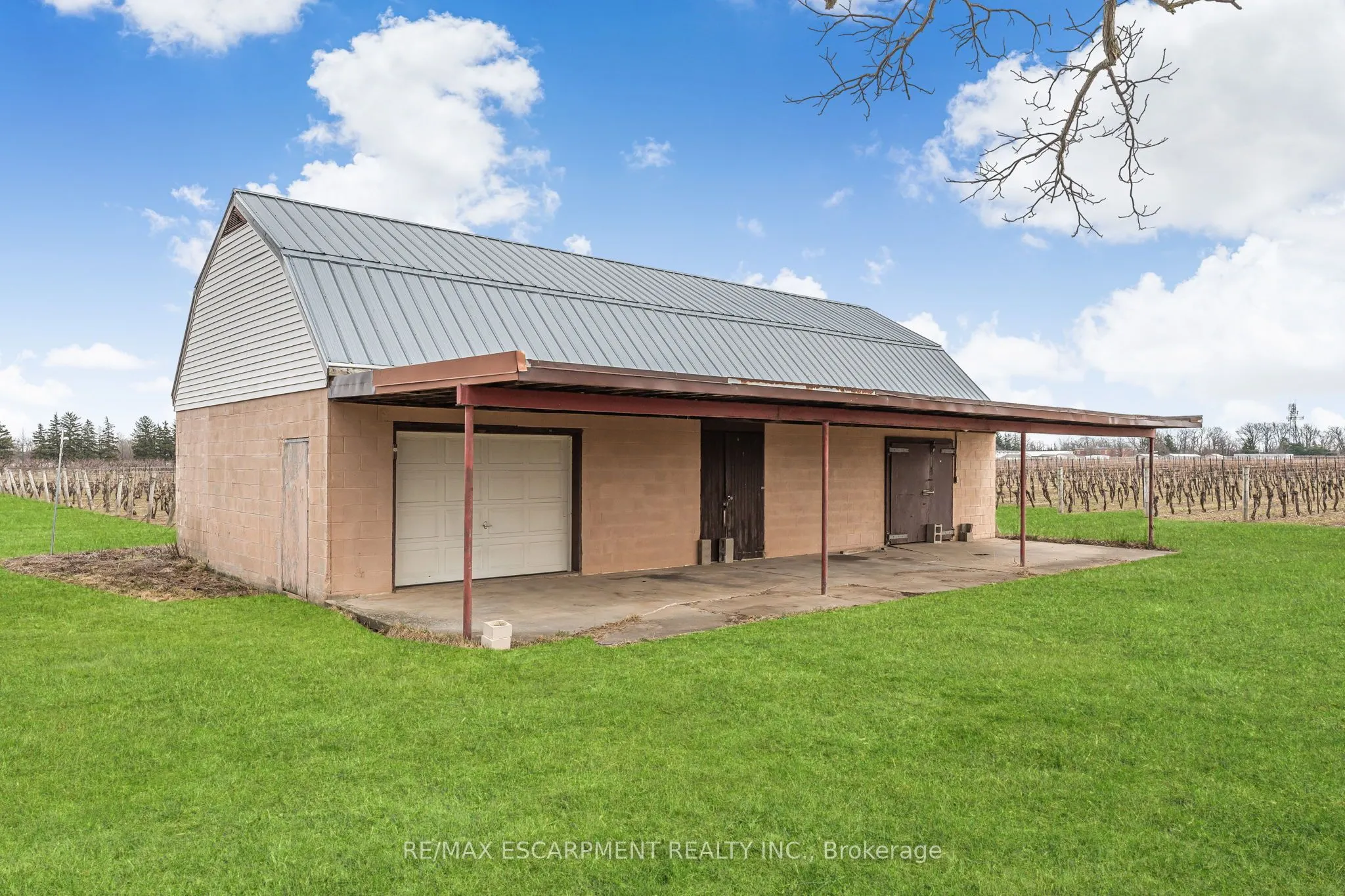 3503 Lakeshore Road