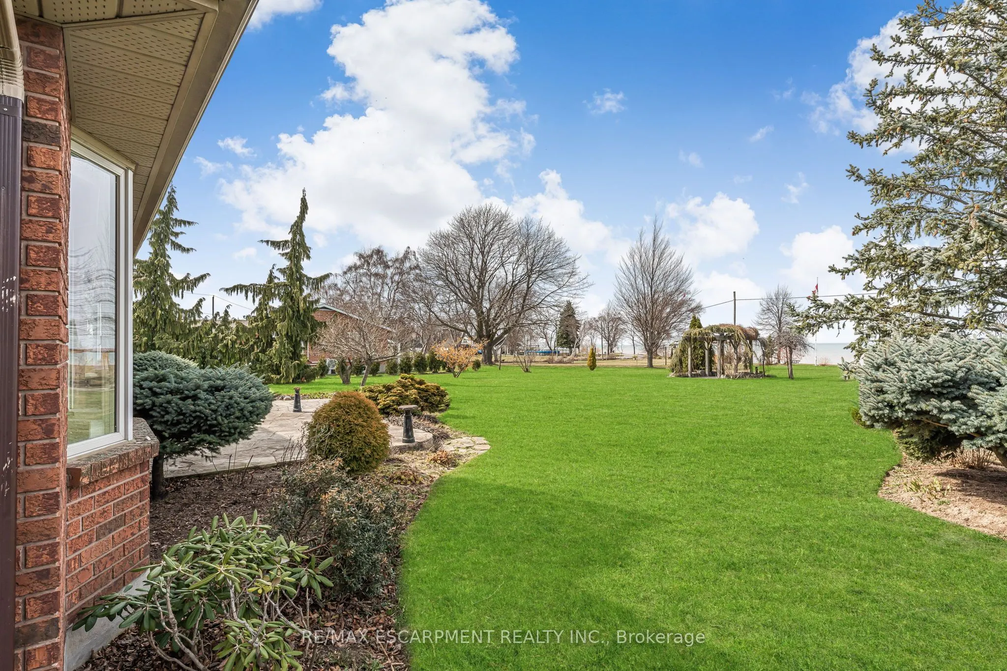 3503 Lakeshore Road
