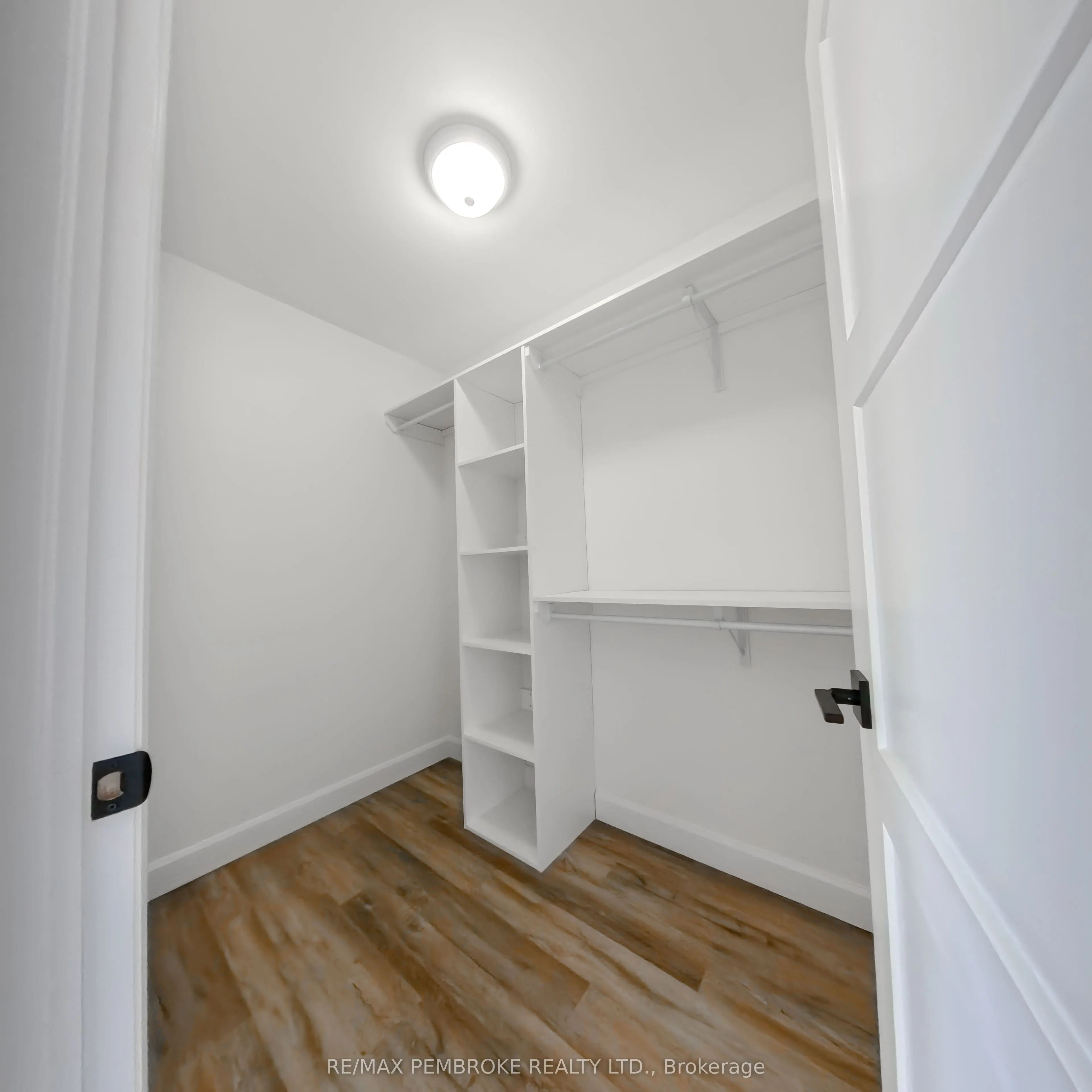 11 NORTHBROOK Street