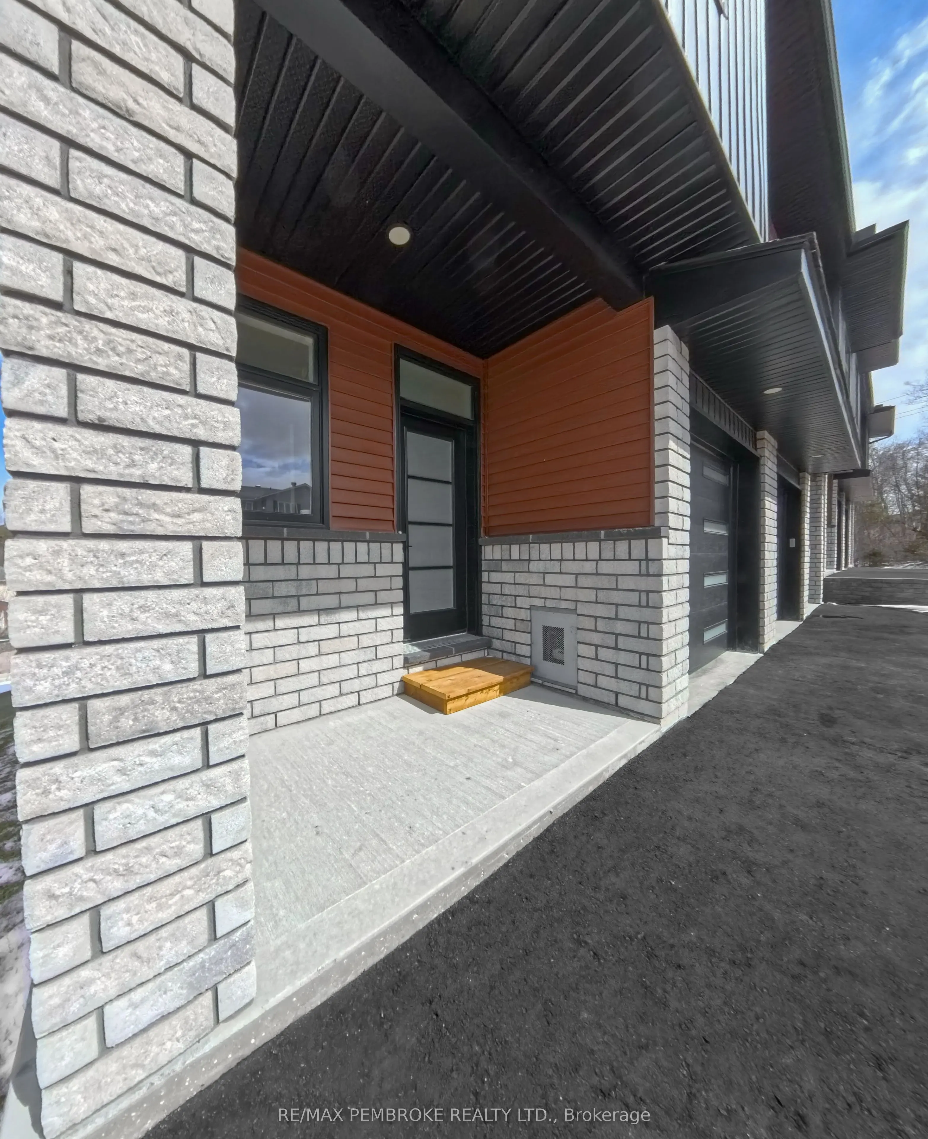 11 NORTHBROOK Street
