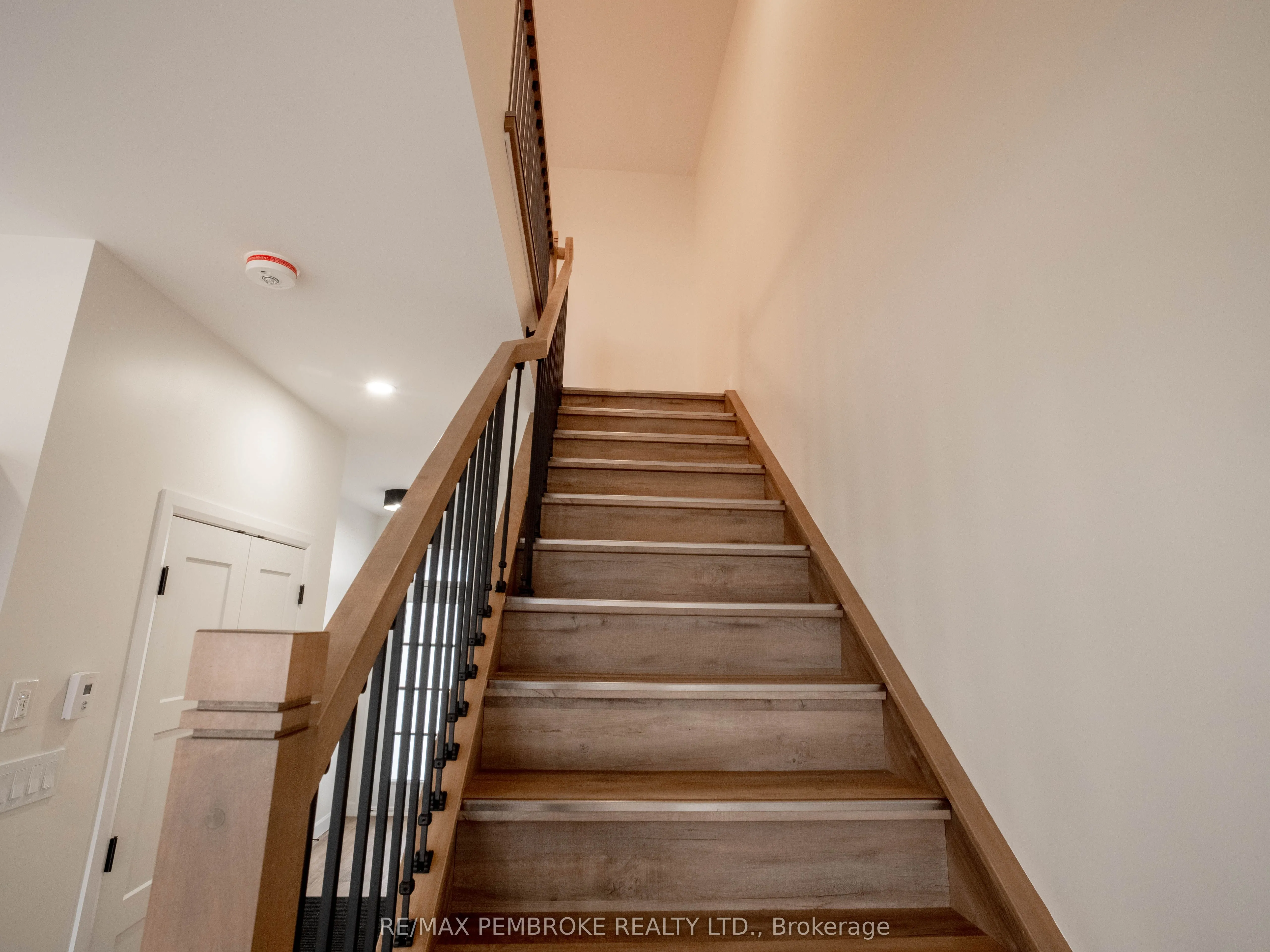 11 NORTHBROOK Street