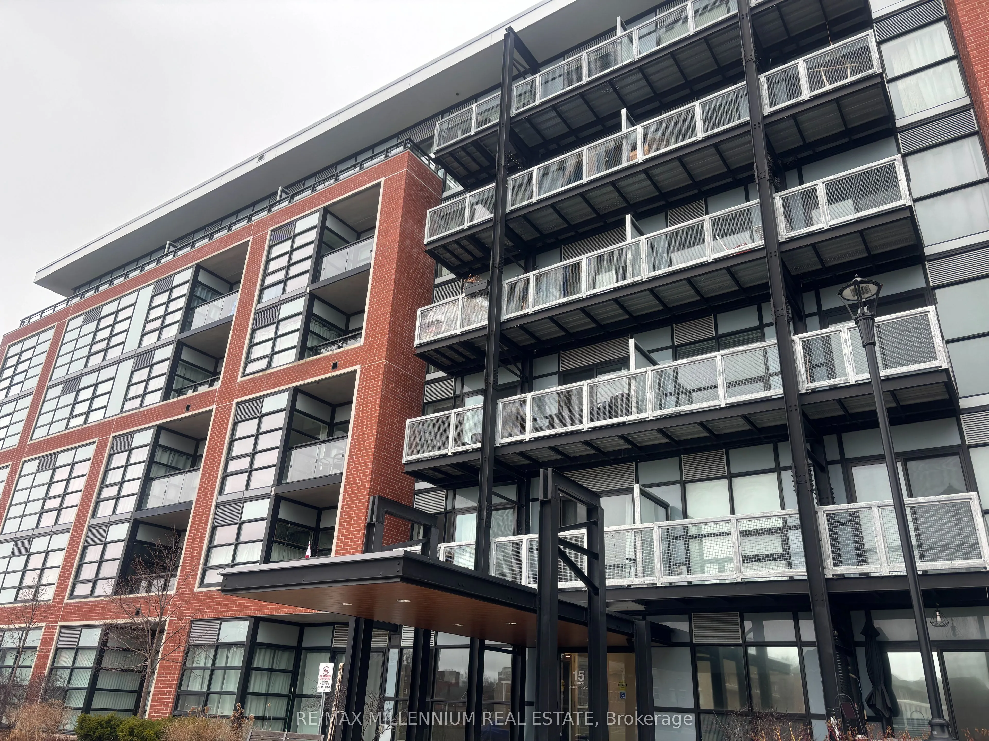 15 Prince Albert Boulevard #312