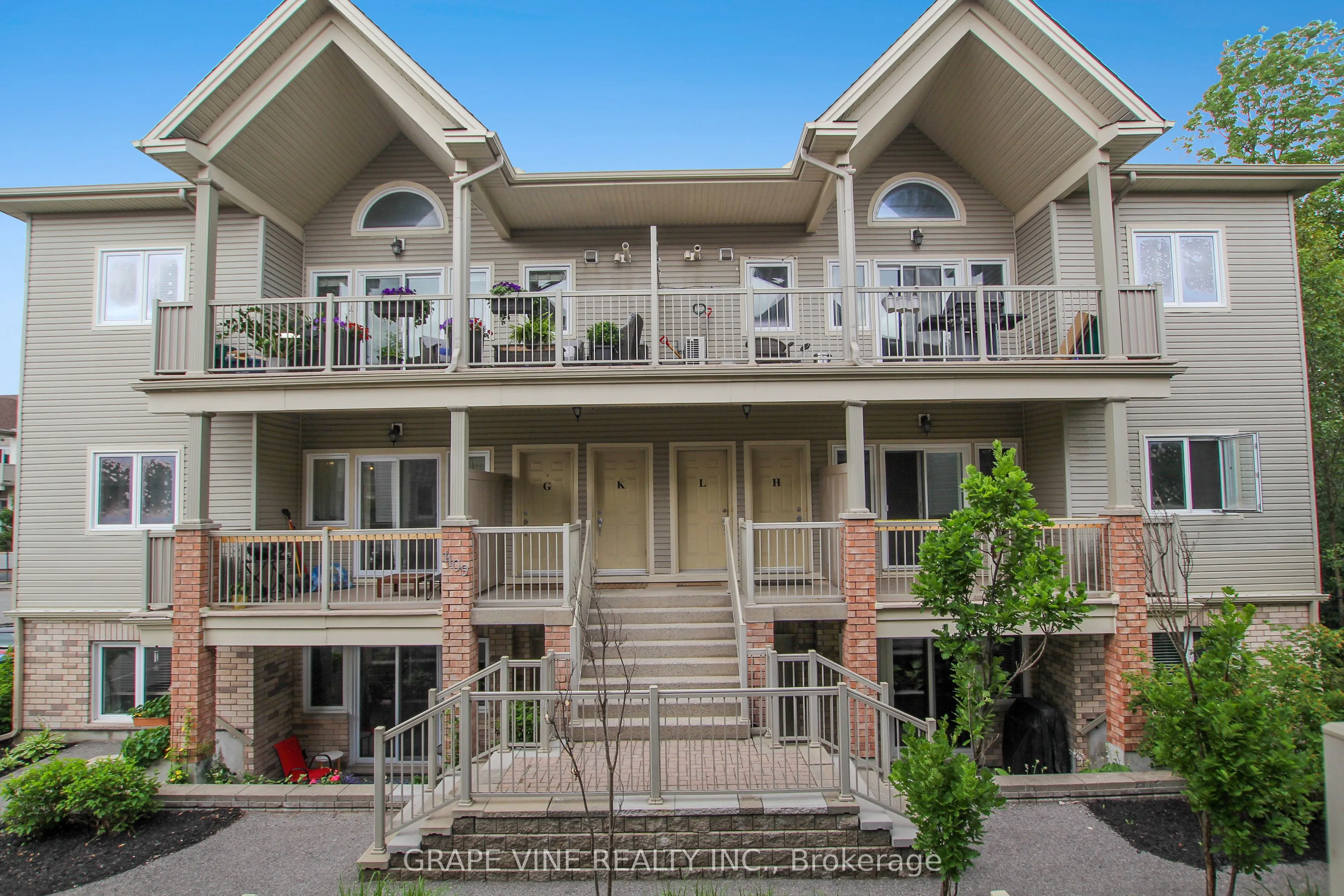 1109 Stittsville Main Street, #D