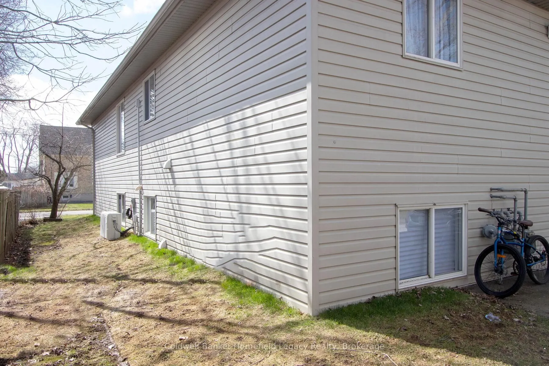 17 LAURIER Street
