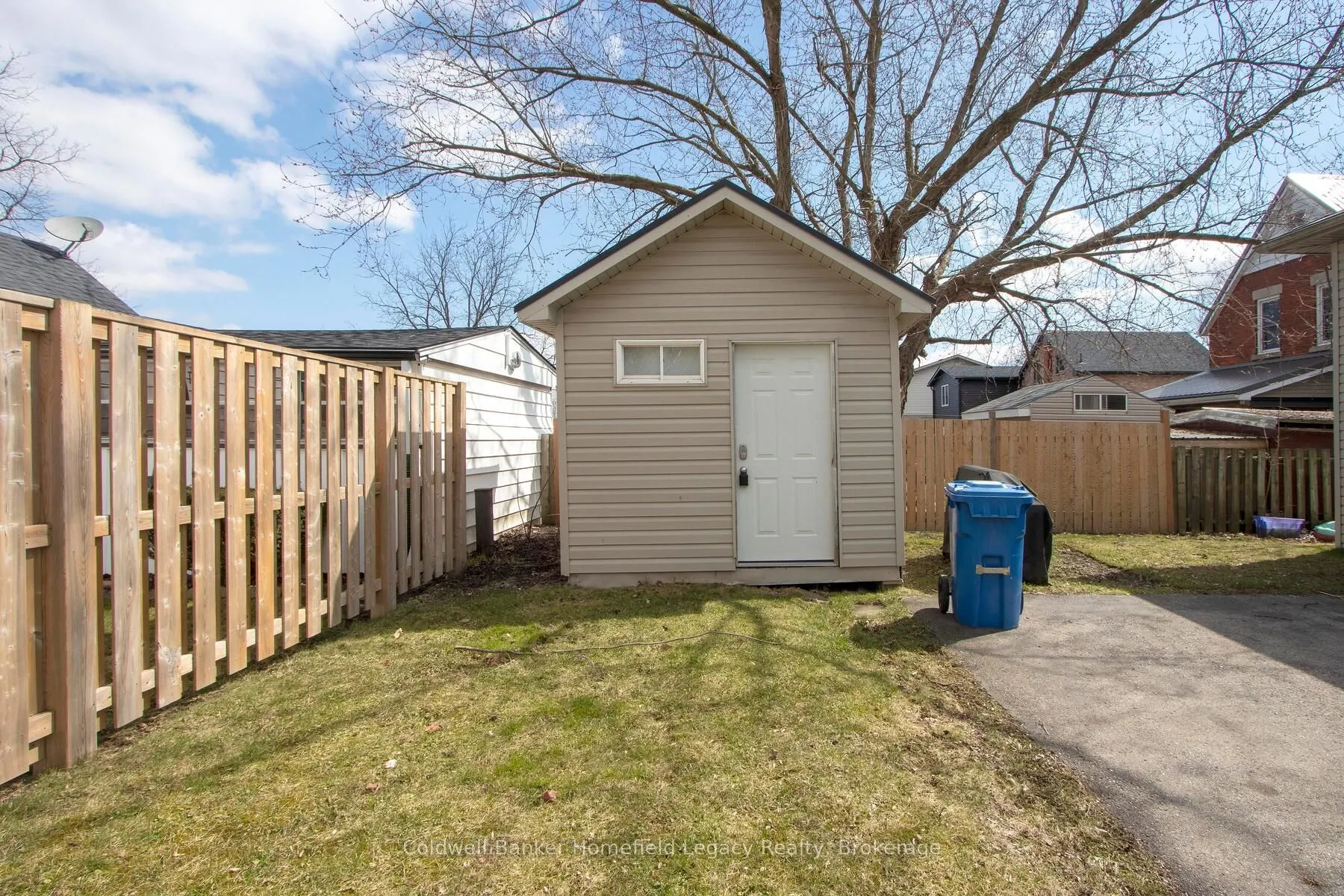 17 LAURIER Street
