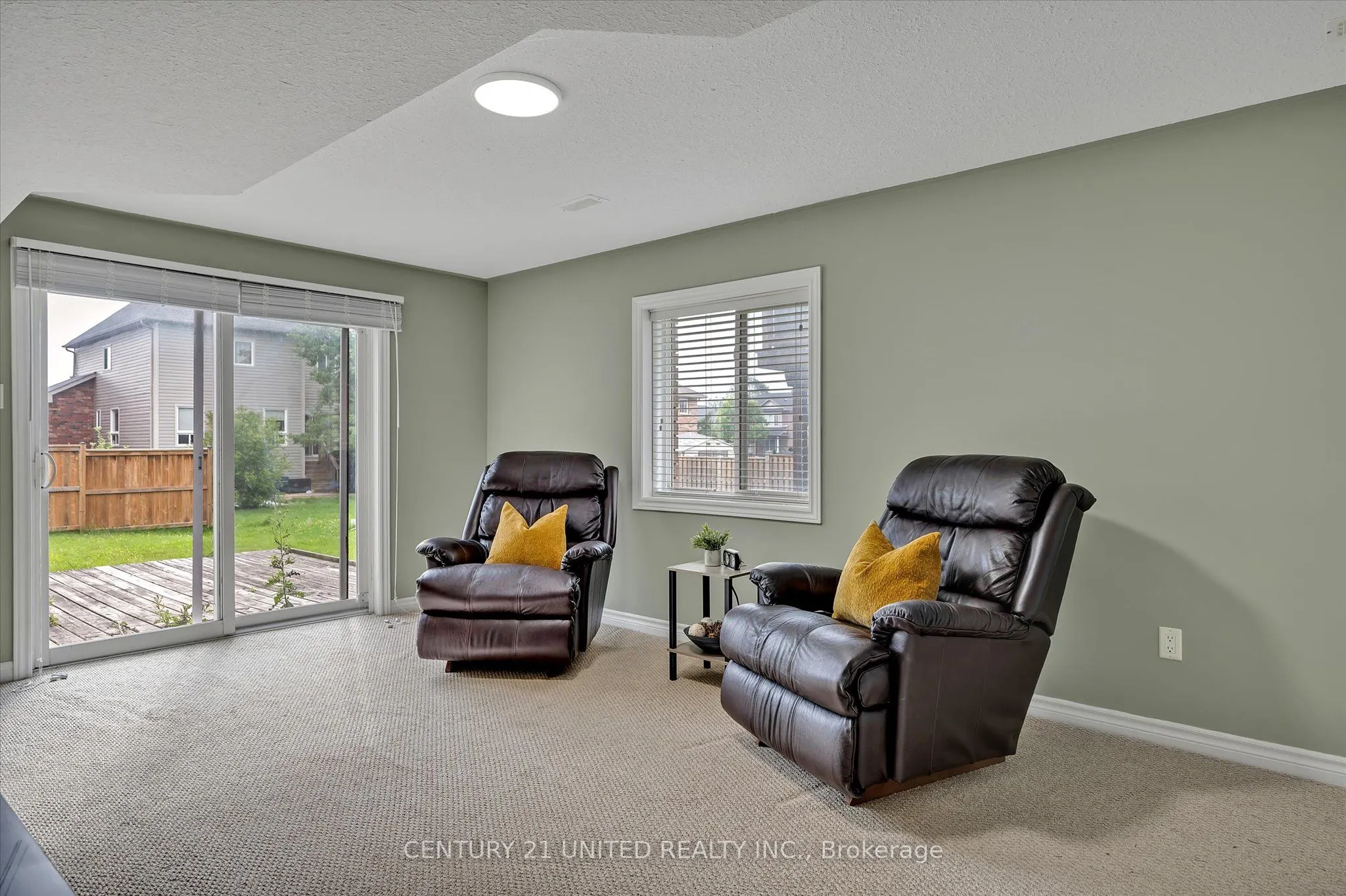 213 Farrier Crescent