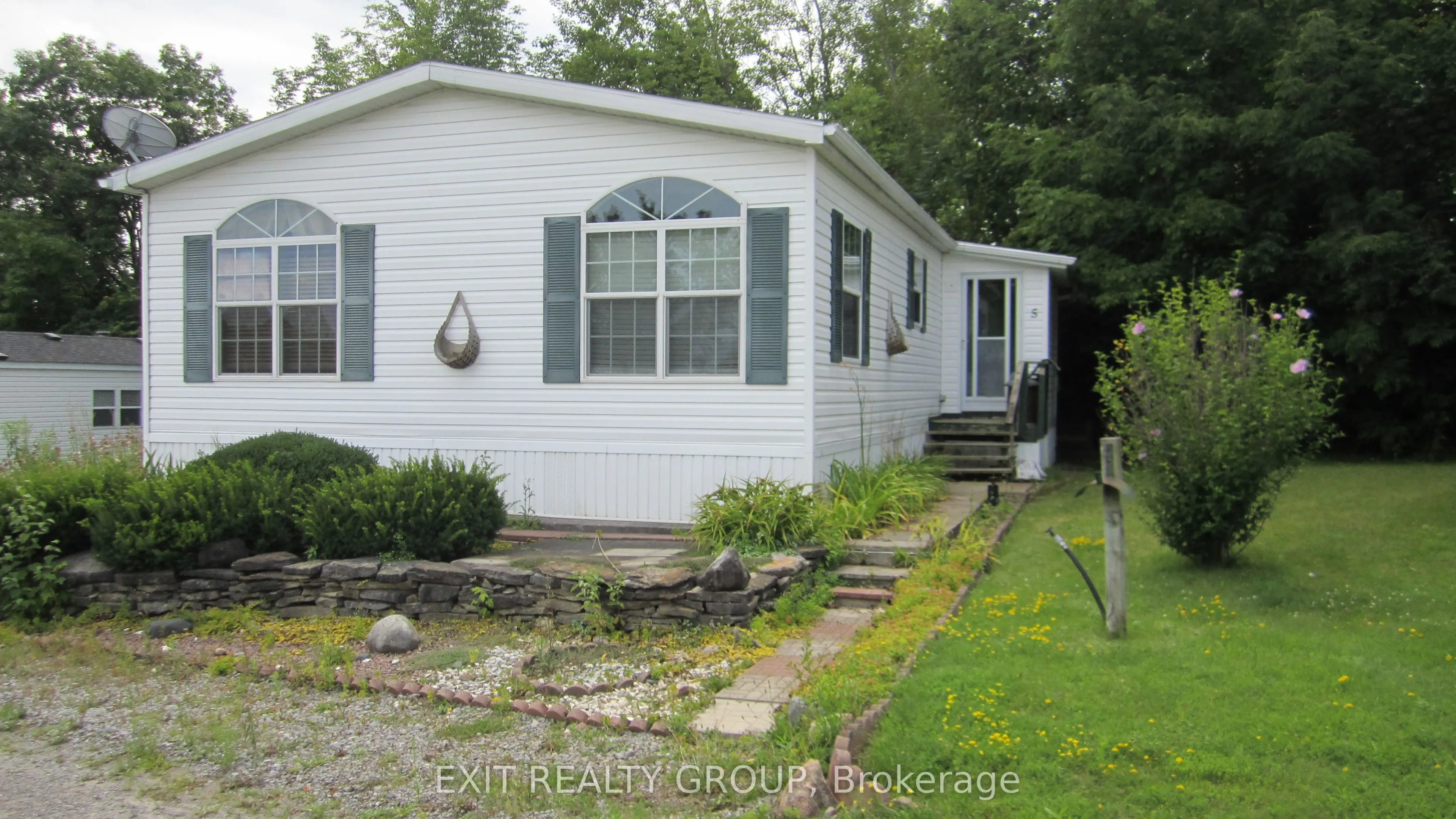 5-152 Concession Road 11 W
