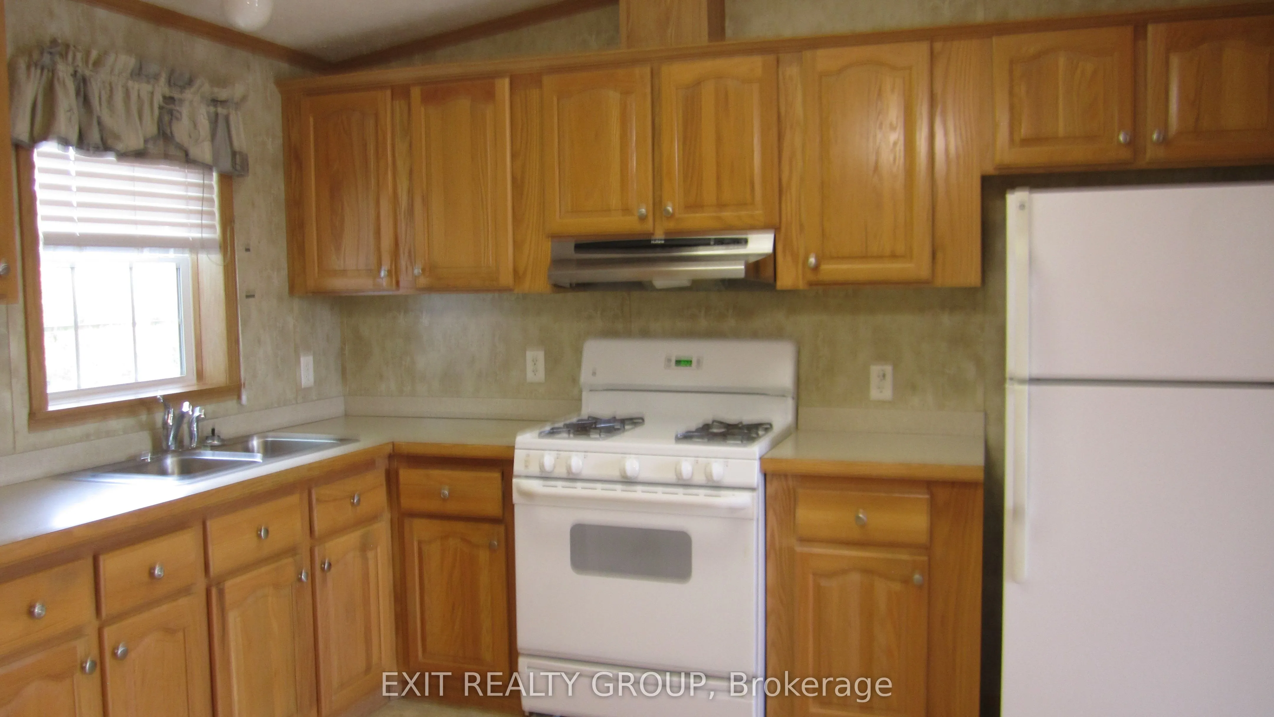 5-152 Concession Road 11 W