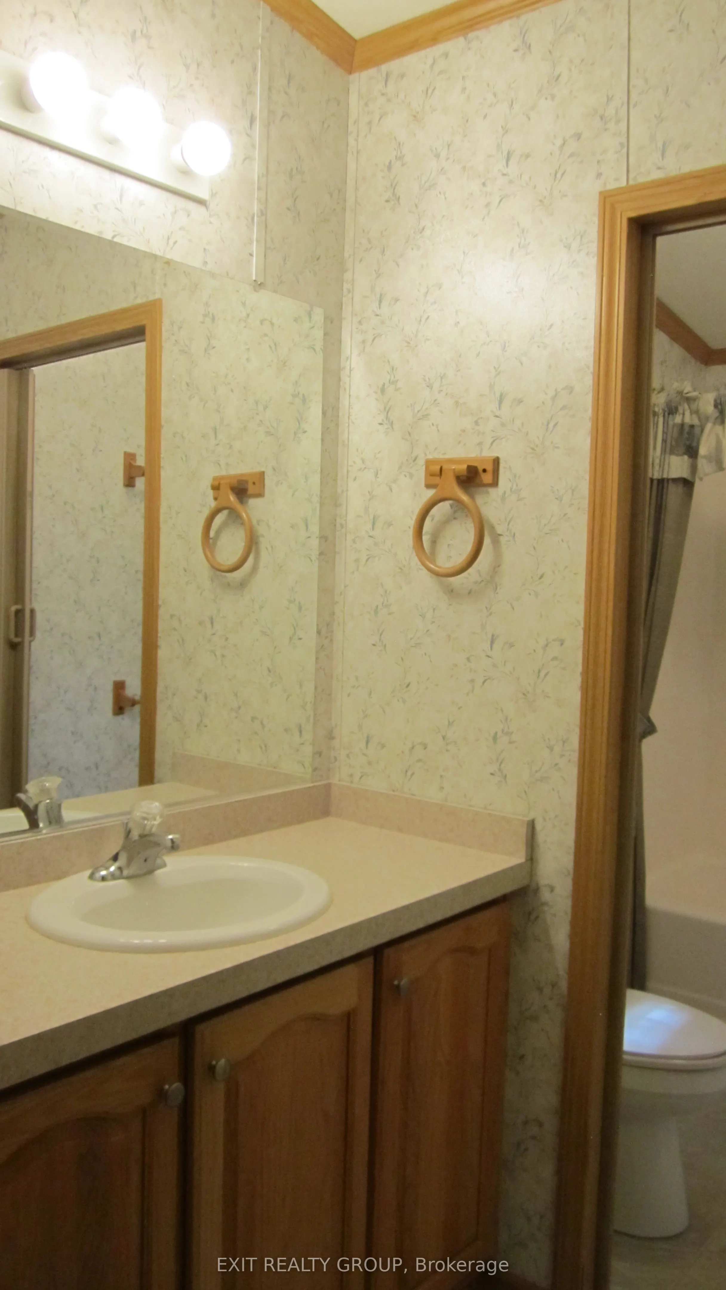 5-152 Concession Road 11 W