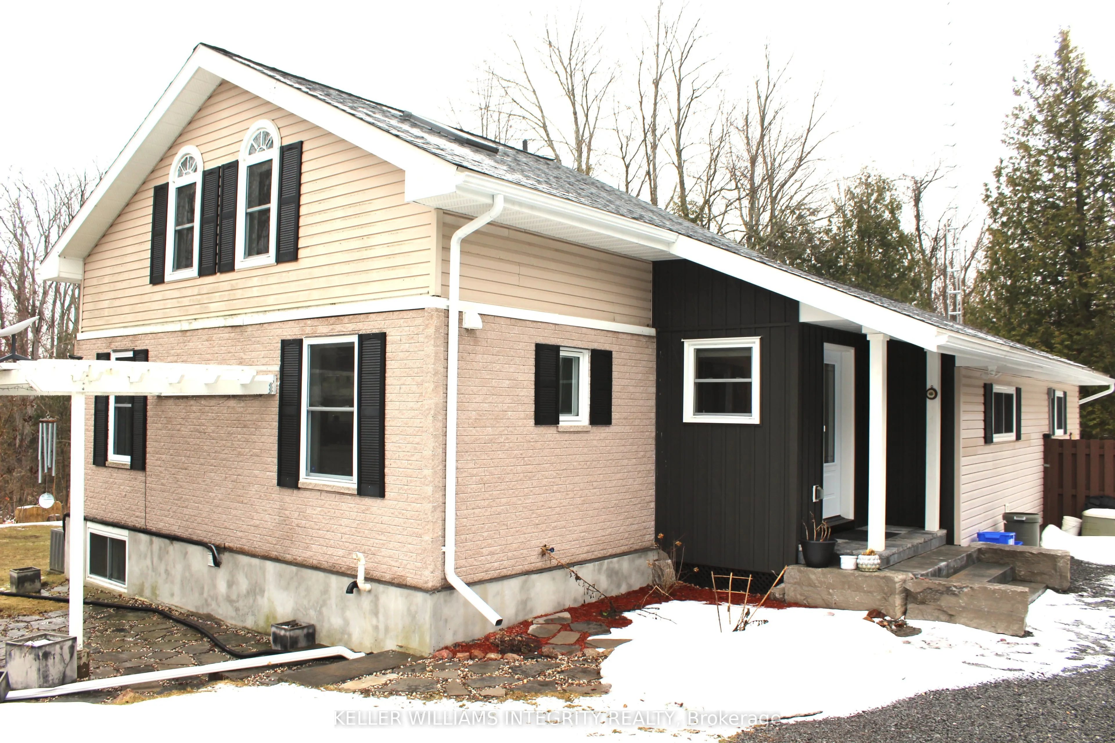 1048 Upper Perth Road