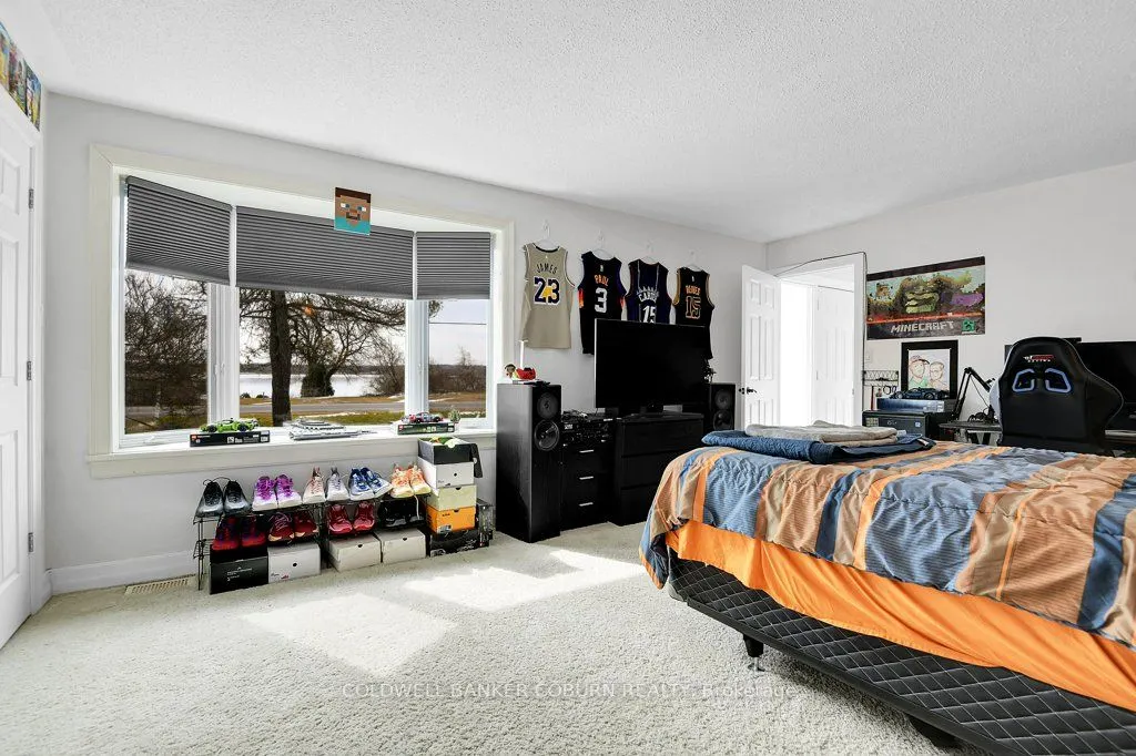 11391 Lakeshore Drive