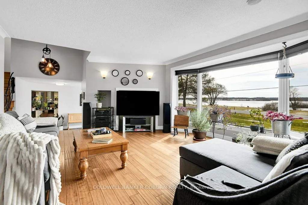 11391 Lakeshore Drive