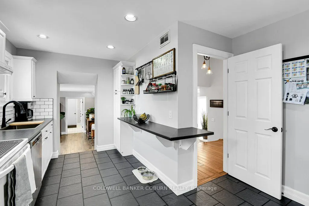 11391 Lakeshore Drive