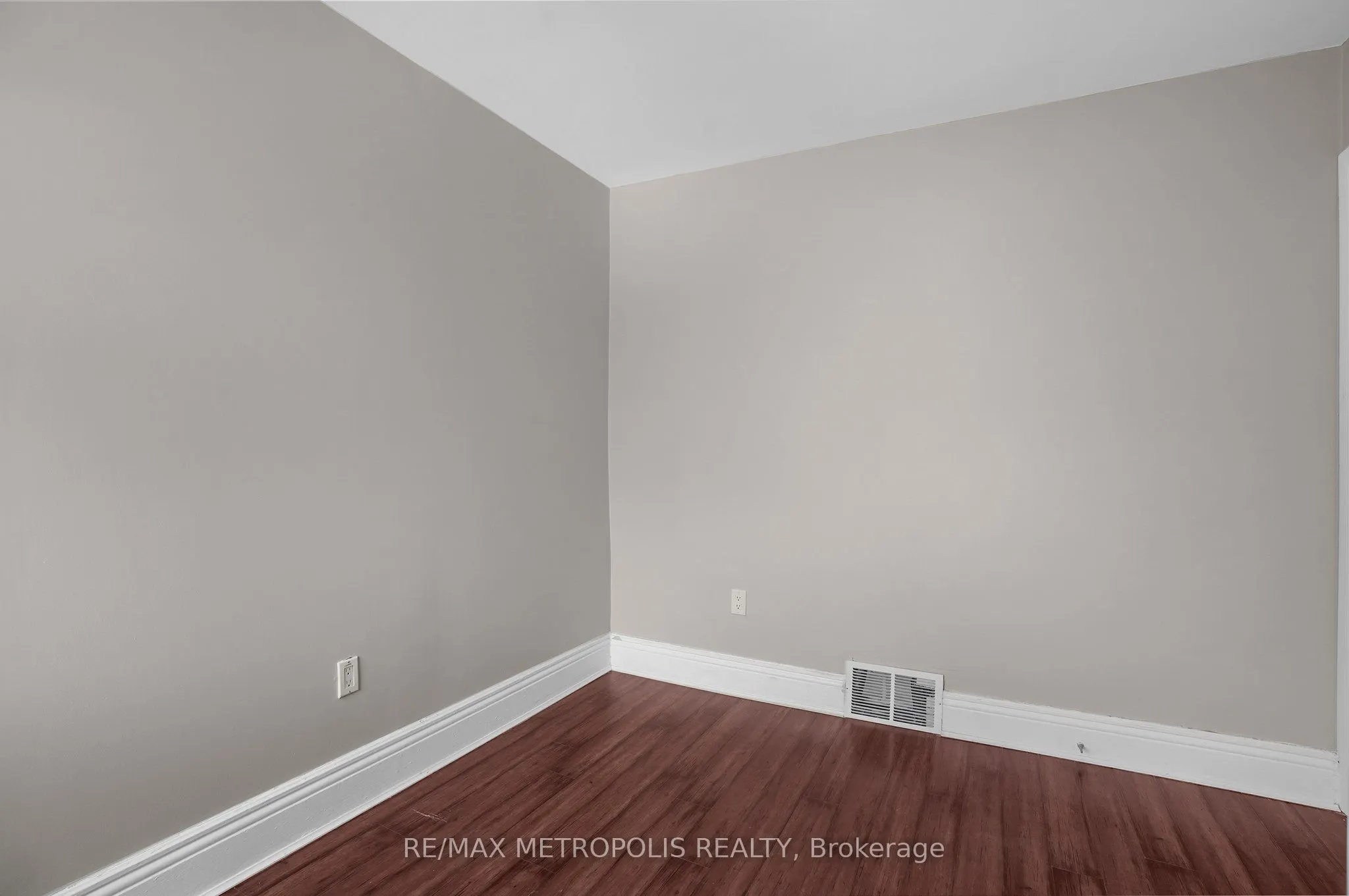 201 BAY Street N