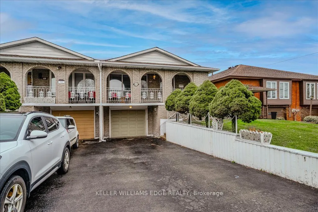 243 A Green Road