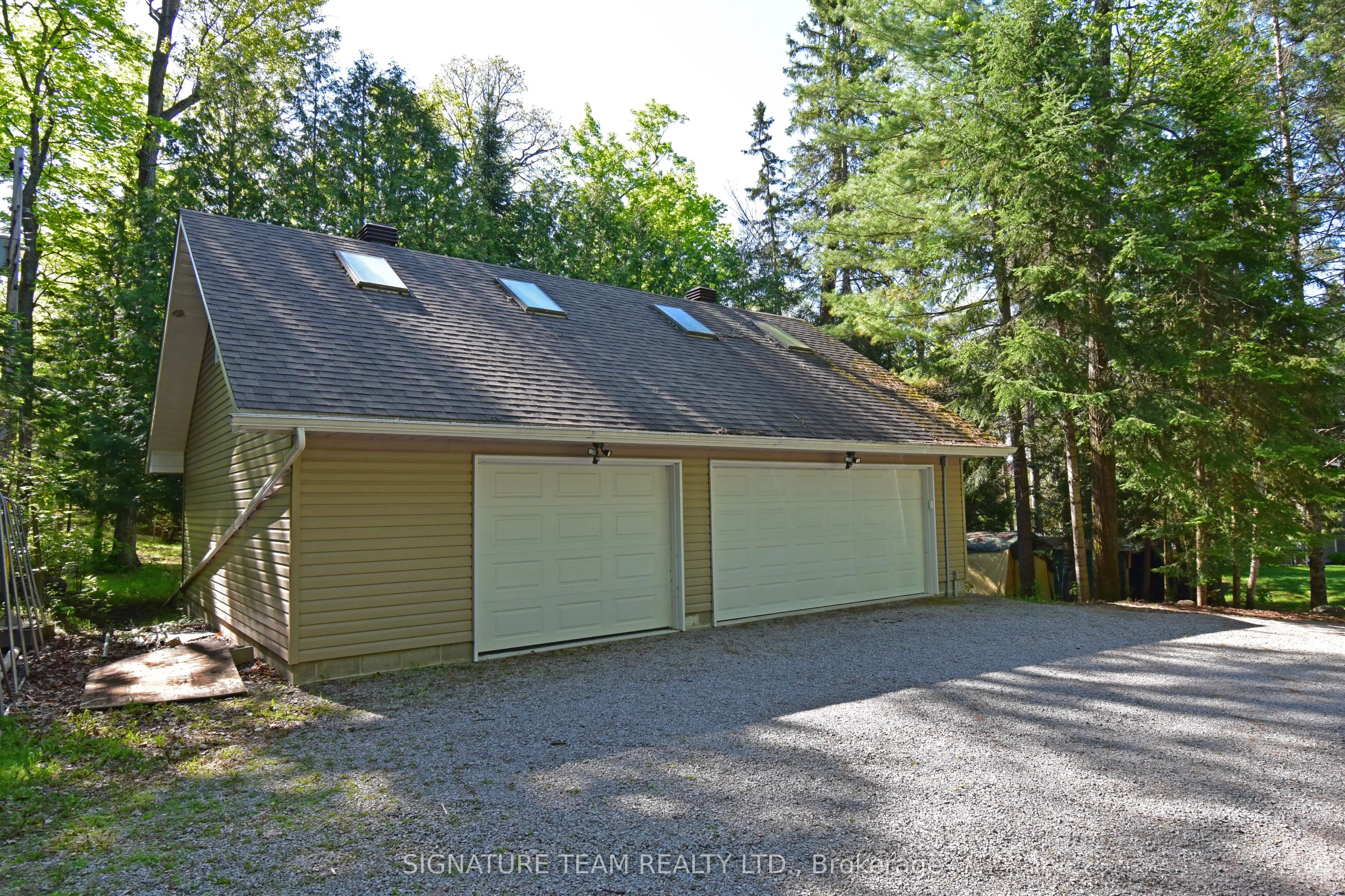 4642A Round Lake Road