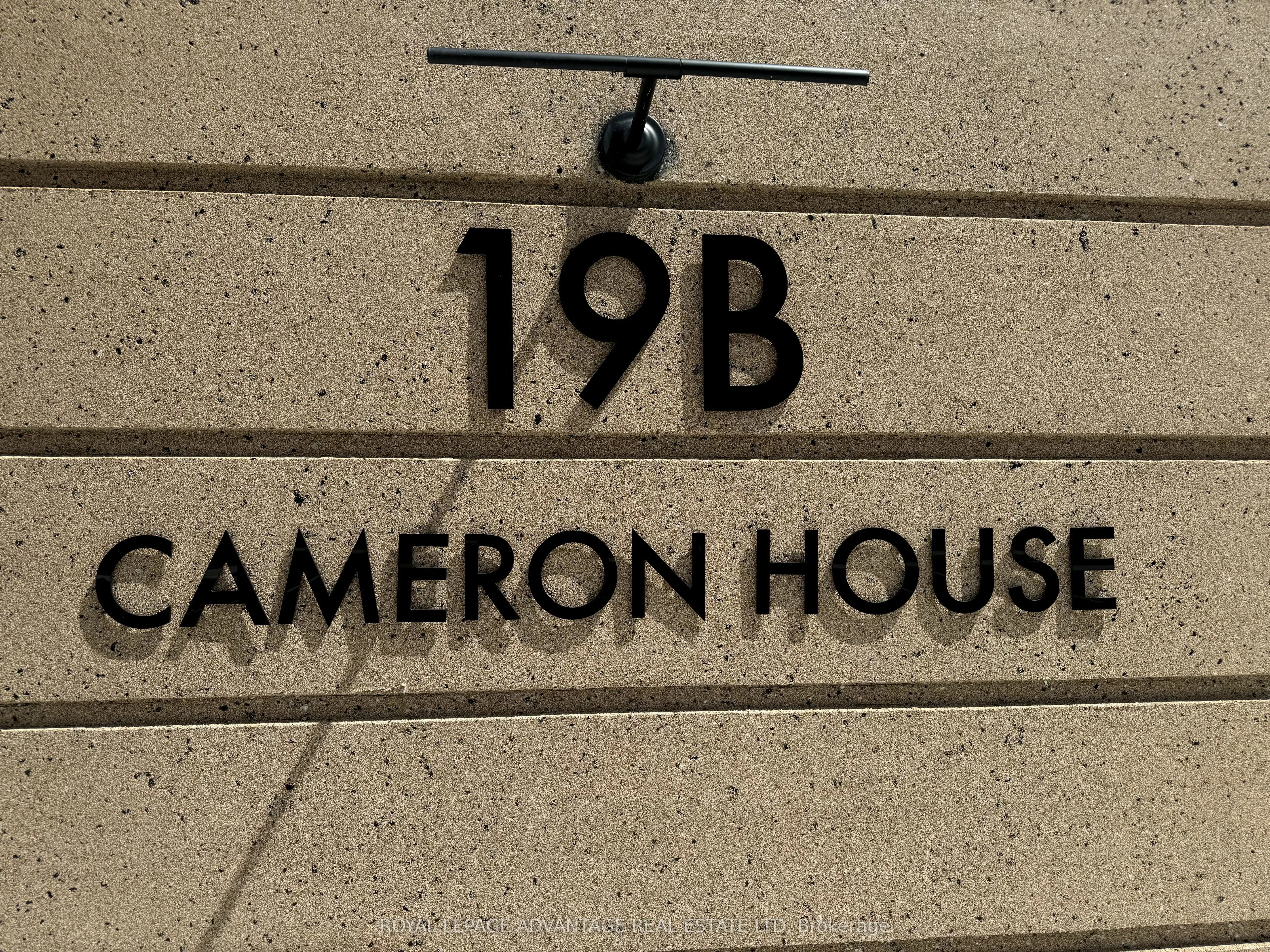19B West Street N #402