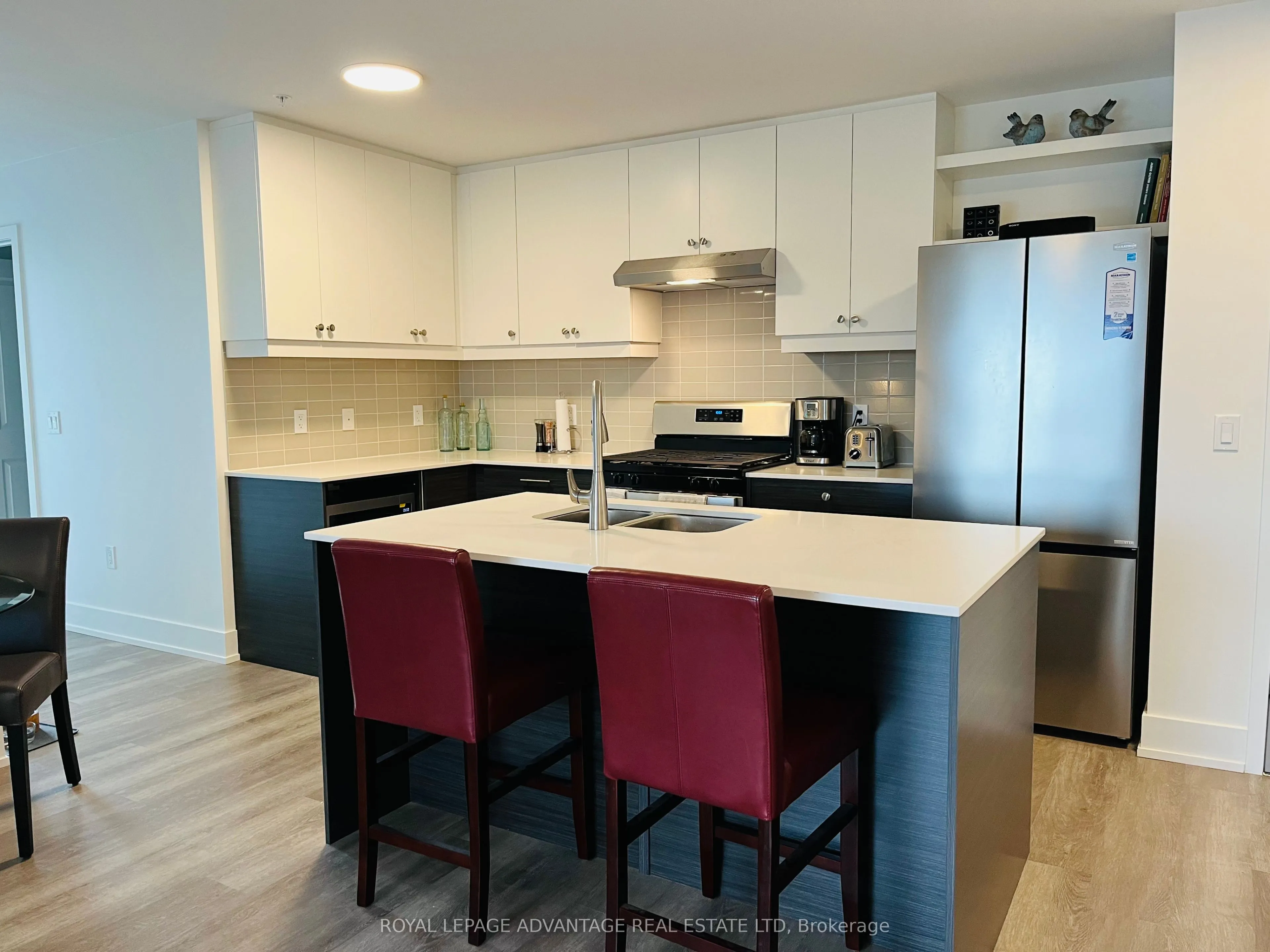 19B West Street N #402