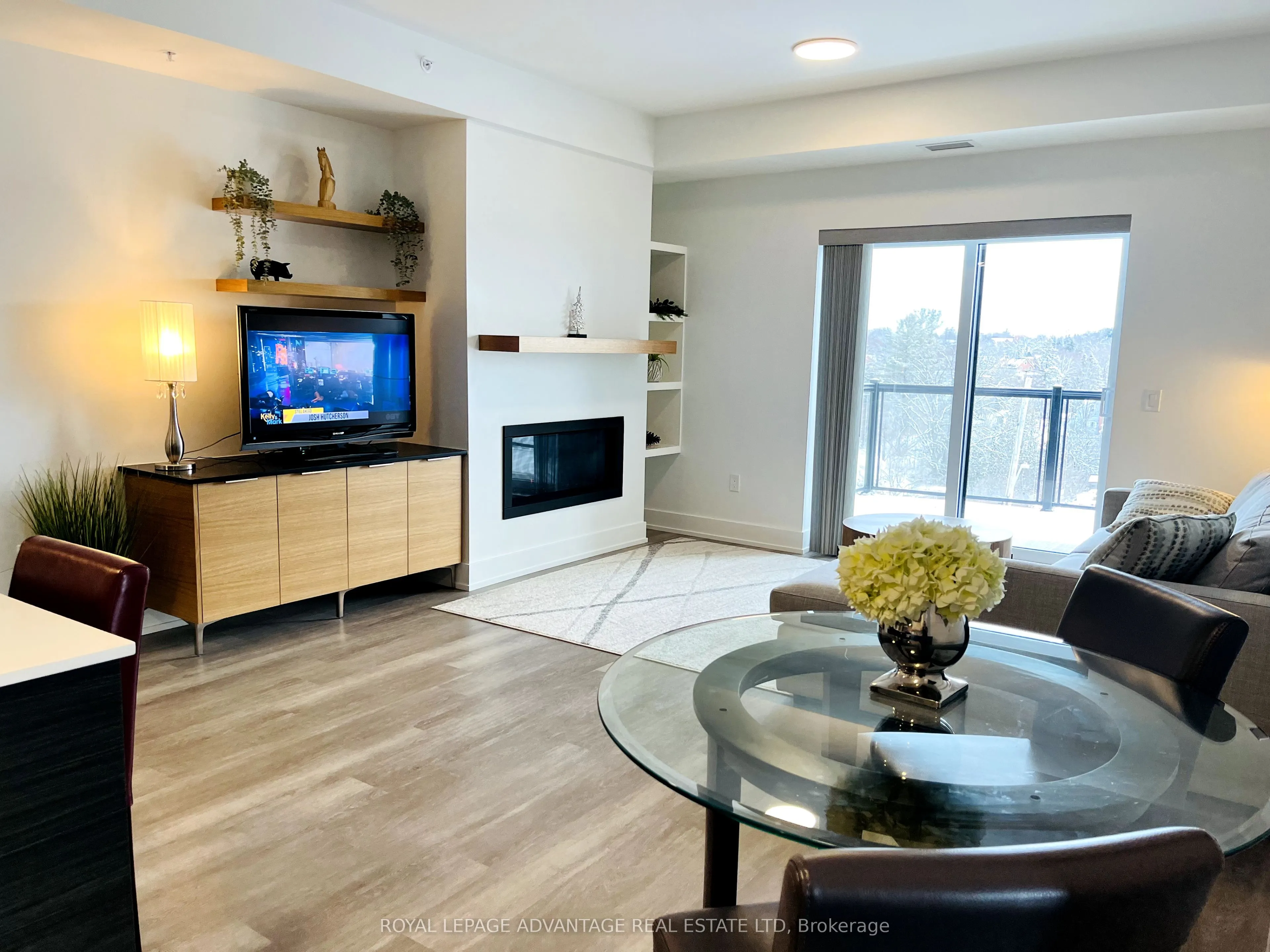 19B West Street N #402