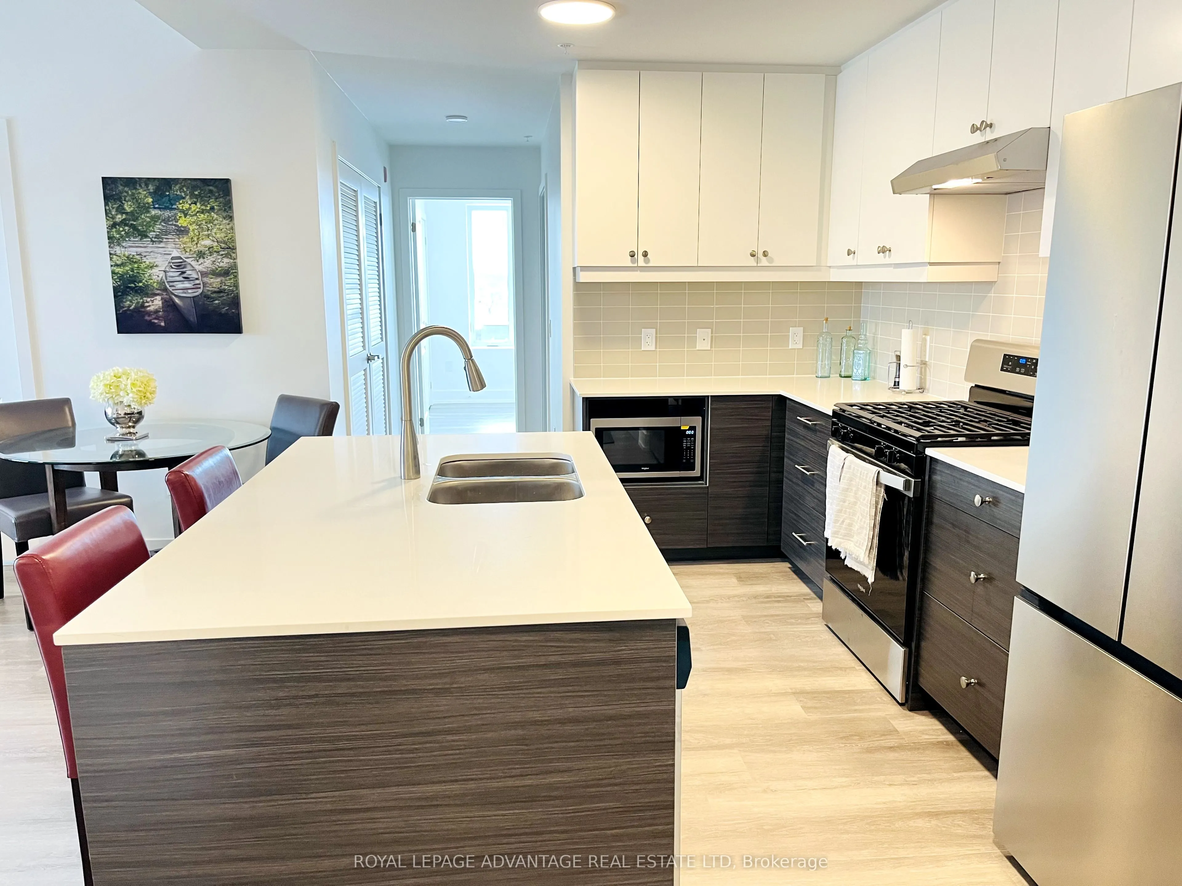 19B West Street N #402