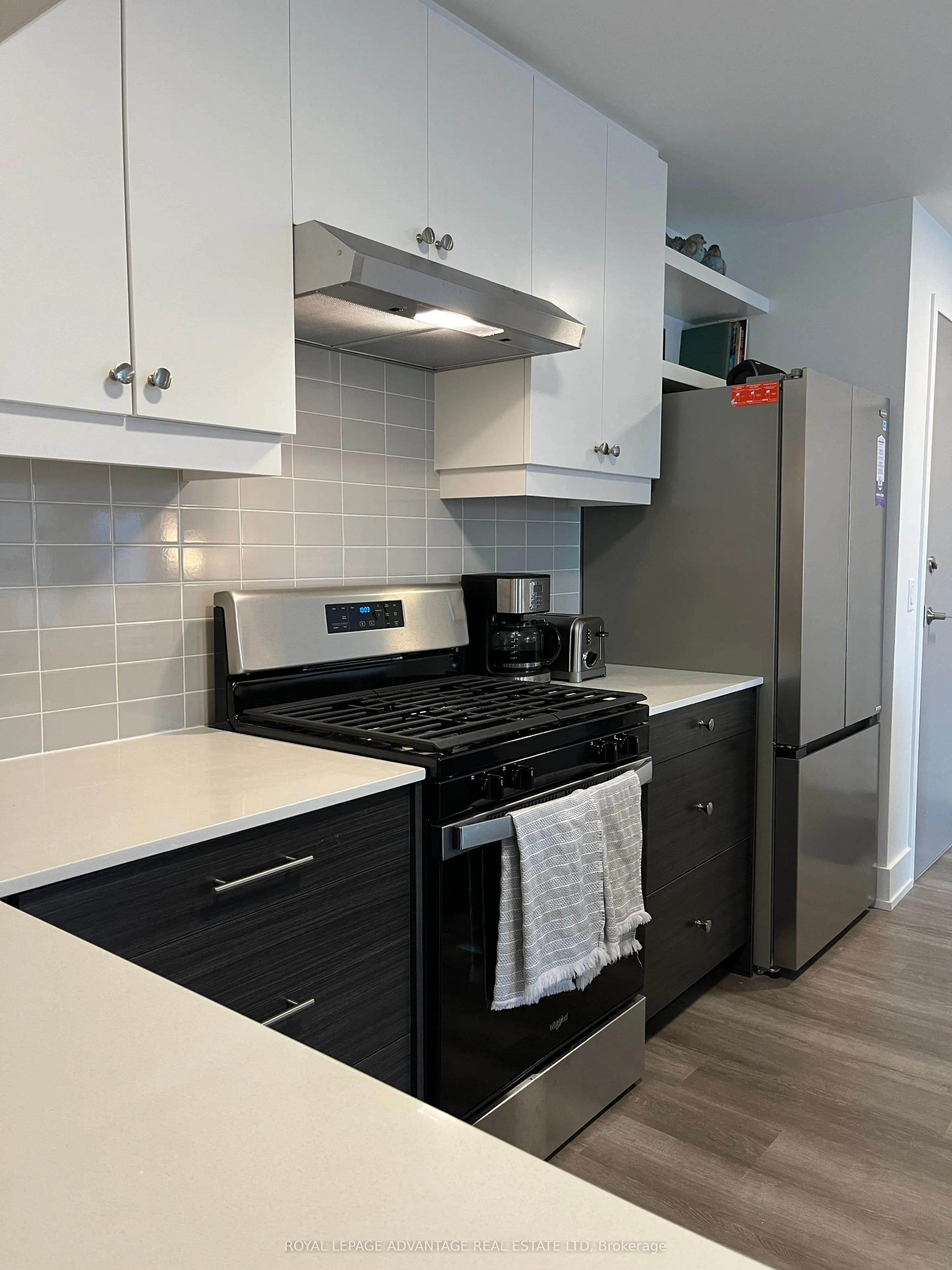 19B West Street N #402